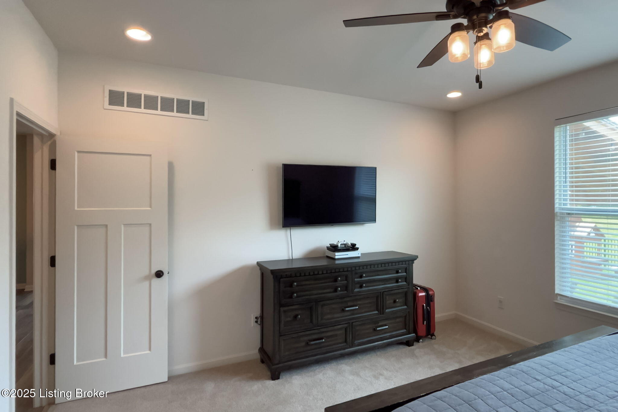 2010 Meadows Edge Ln