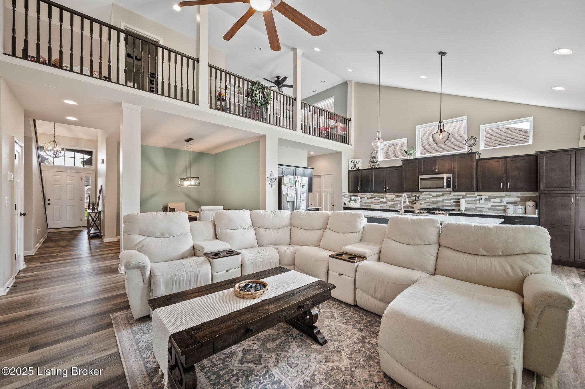 2010 Meadows Edge Ln