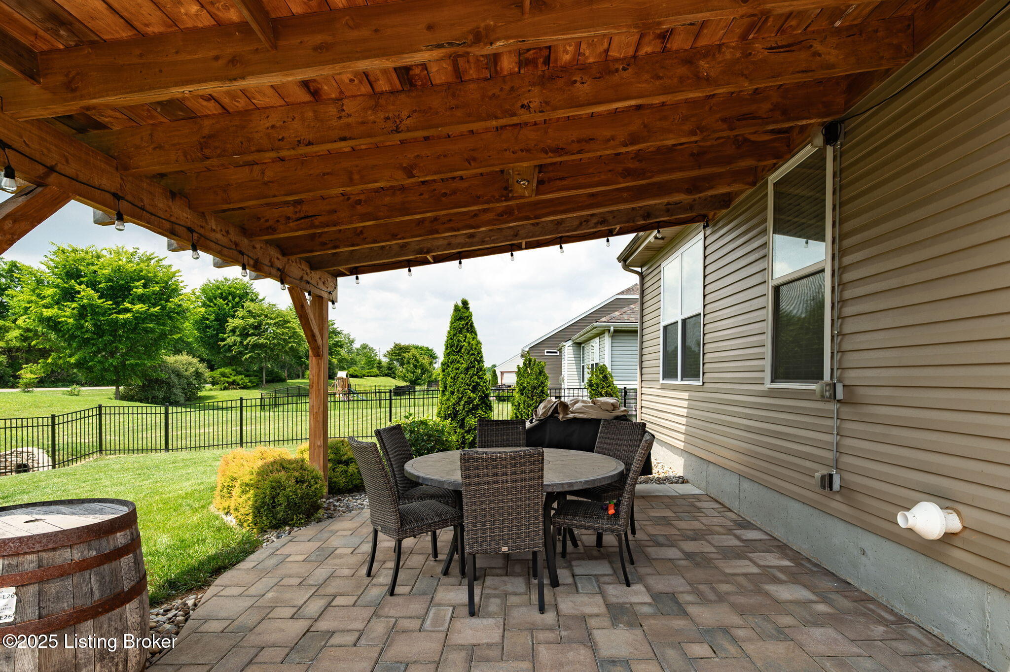 2010 Meadows Edge Ln