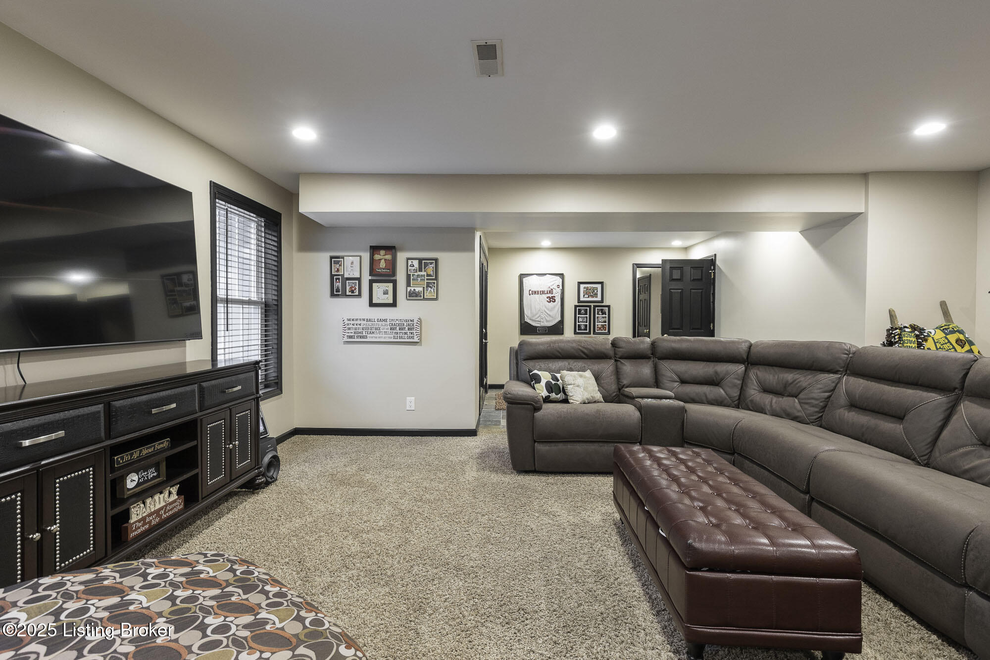 8615 Sanctuary Ln