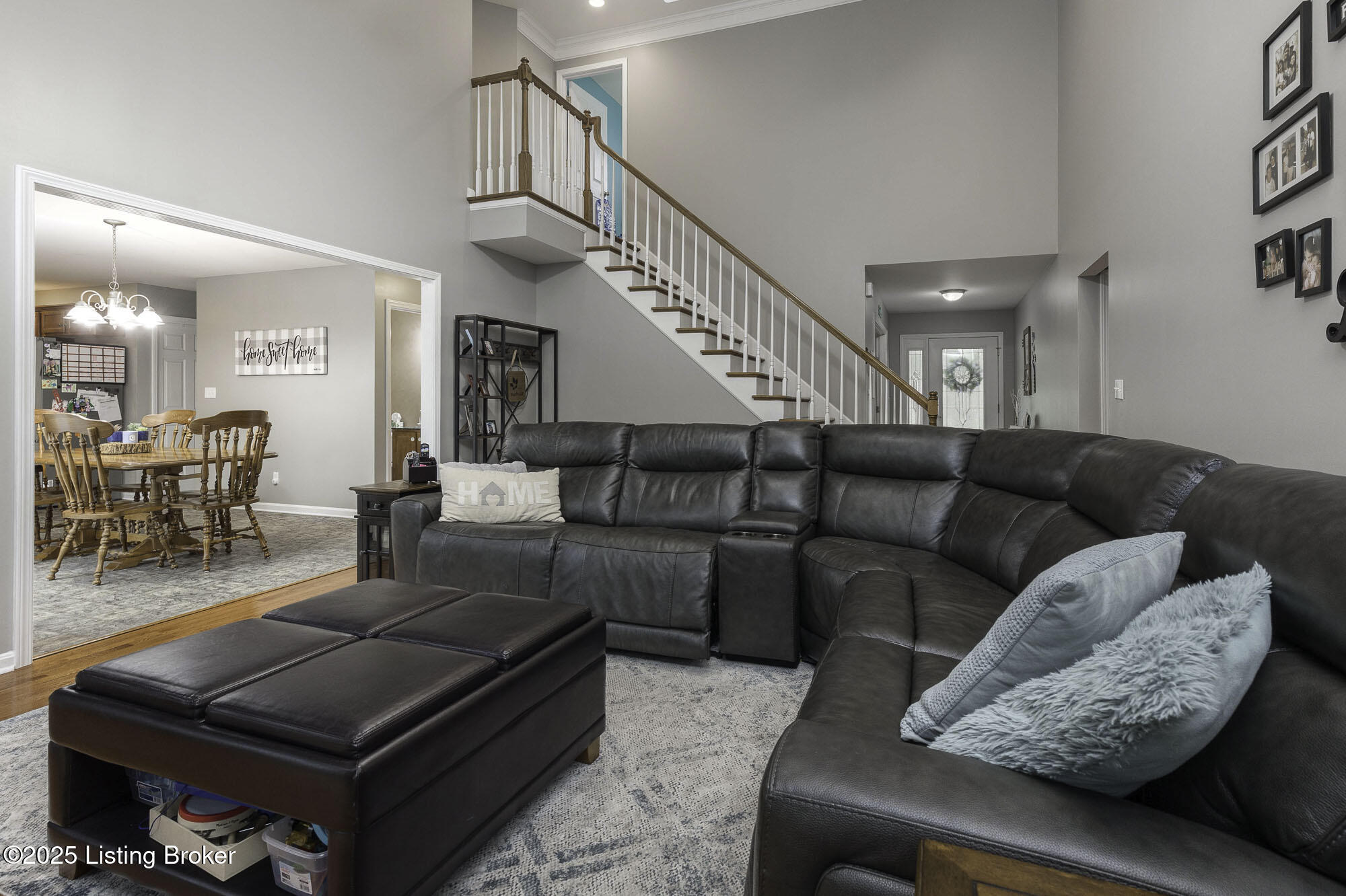 8615 Sanctuary Ln