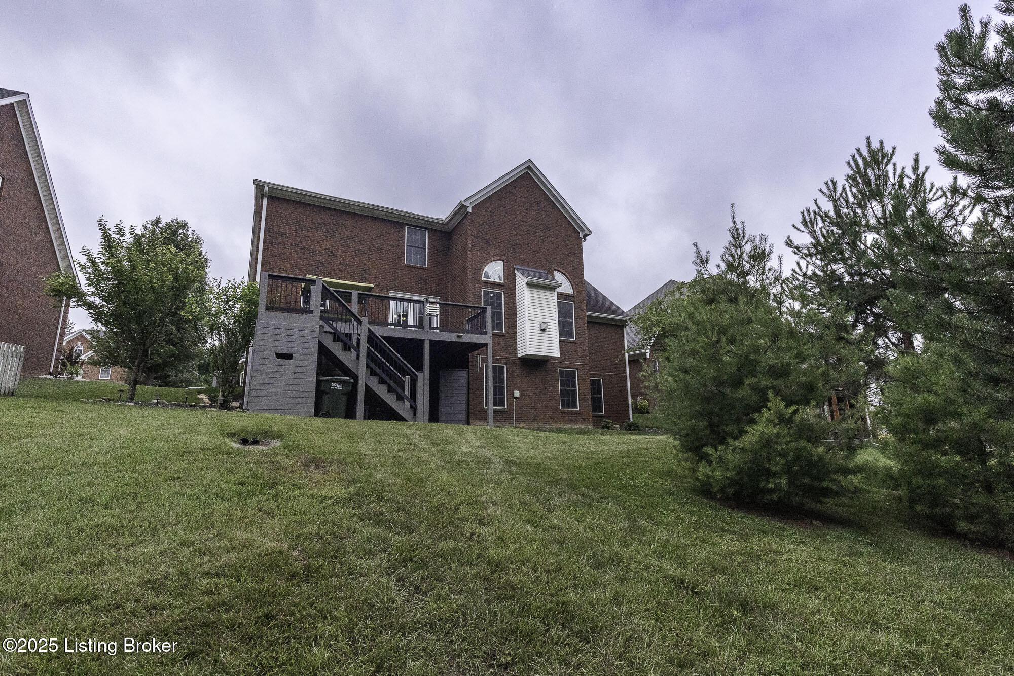8615 Sanctuary Ln