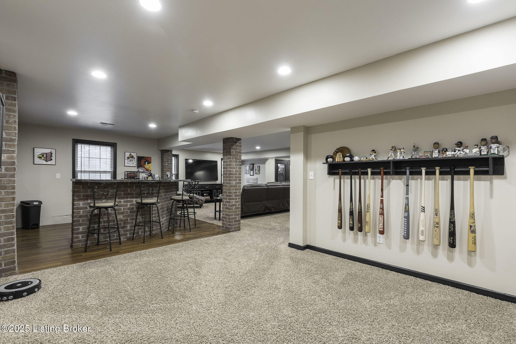 8615 Sanctuary Ln