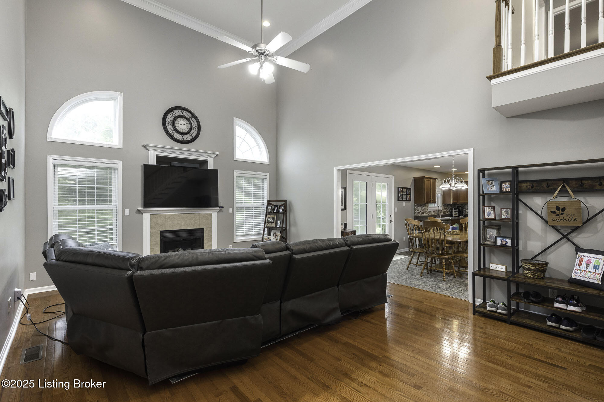 8615 Sanctuary Ln