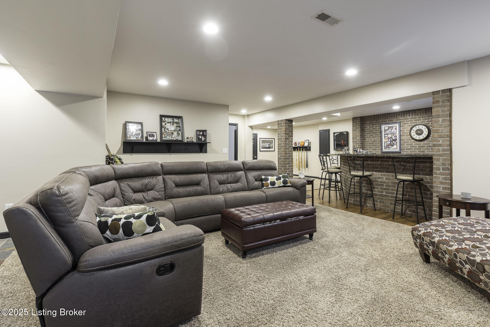 8615 Sanctuary Ln