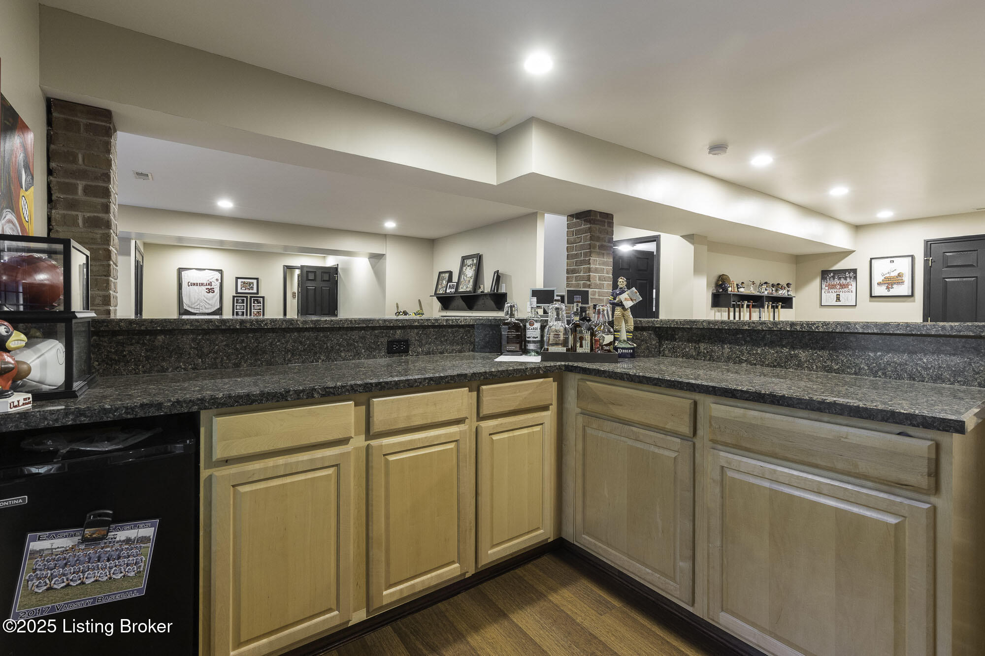 8615 Sanctuary Ln