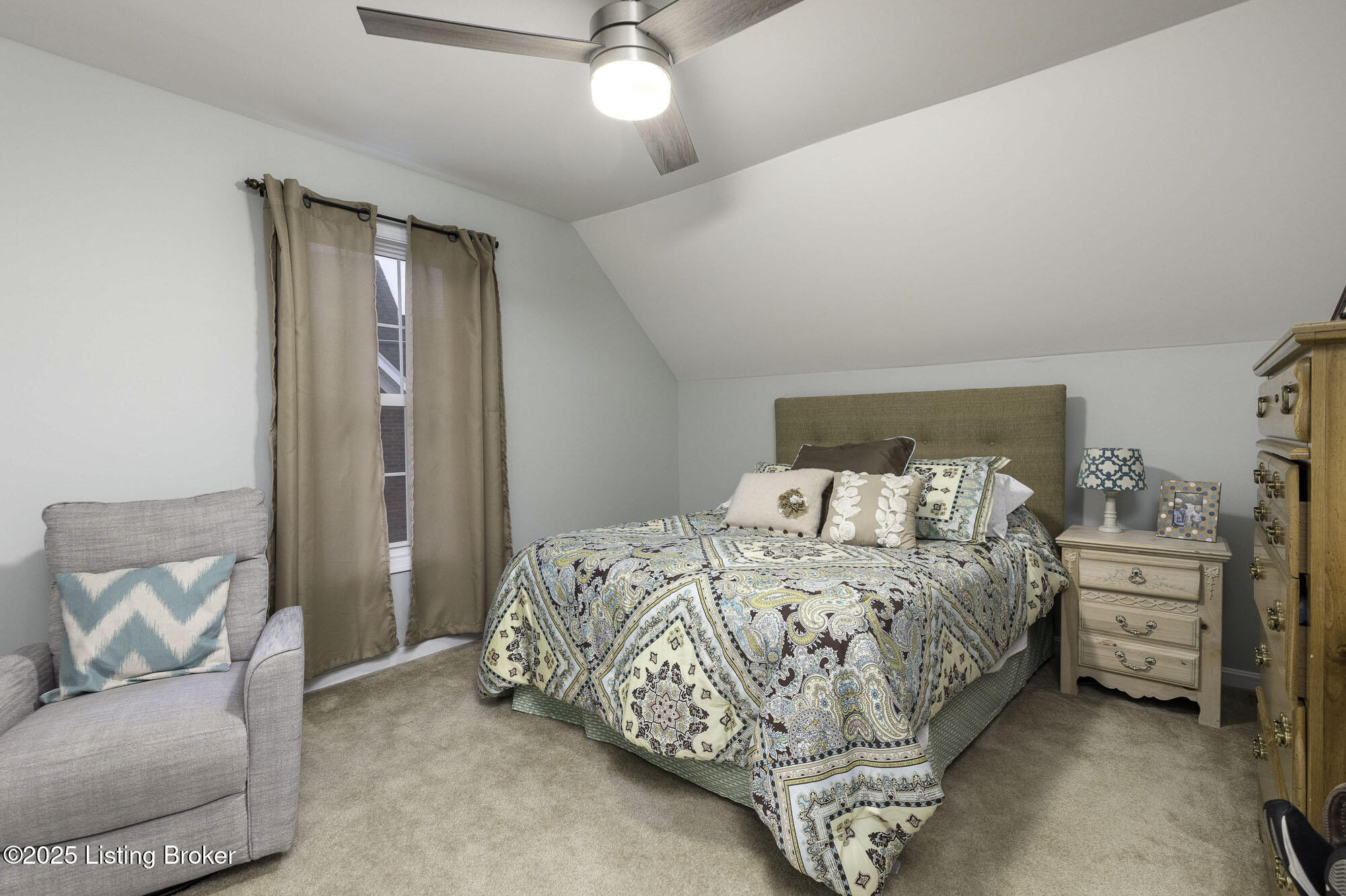 8615 Sanctuary Ln