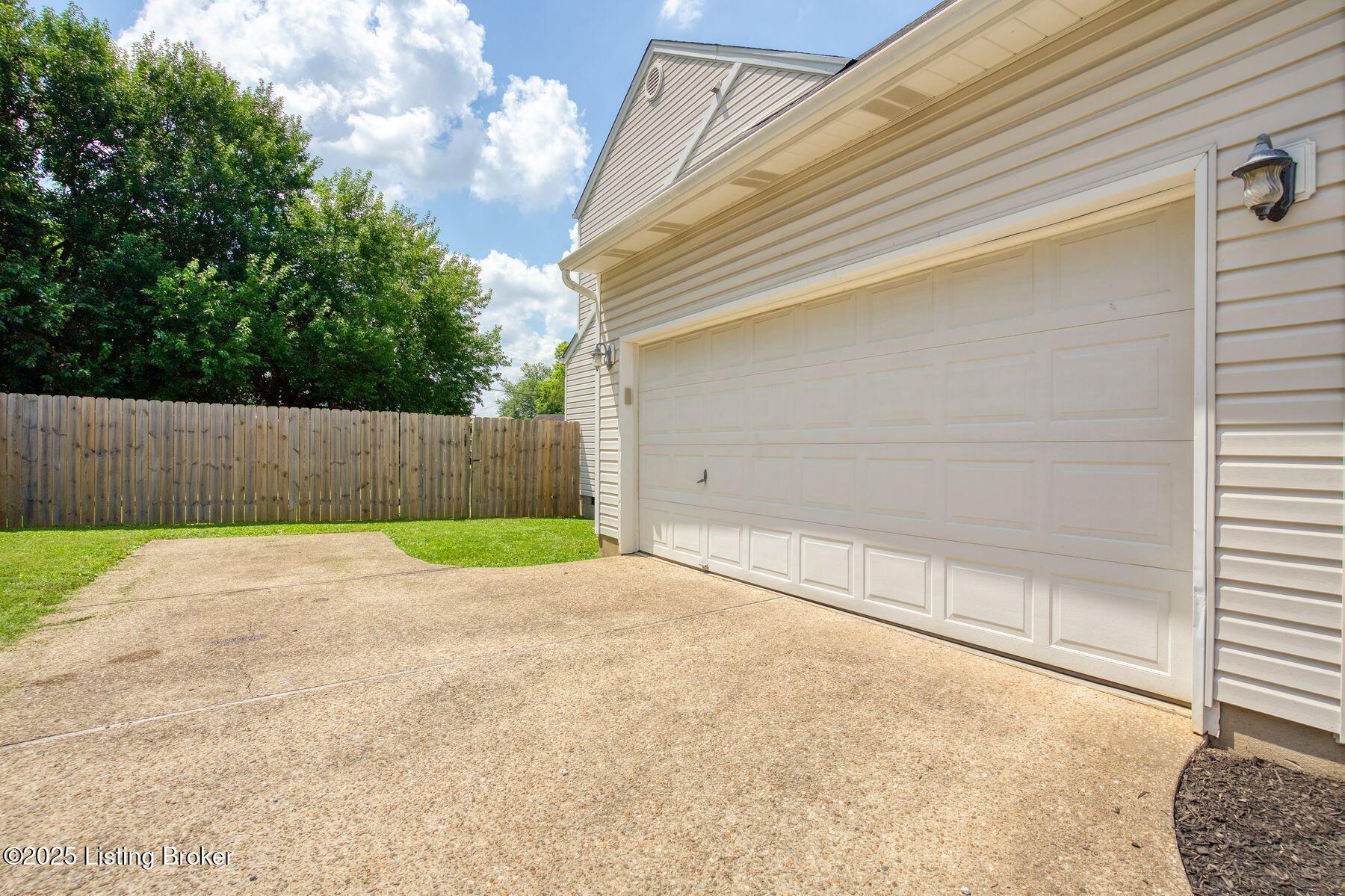 8800 New LaGrange Rd