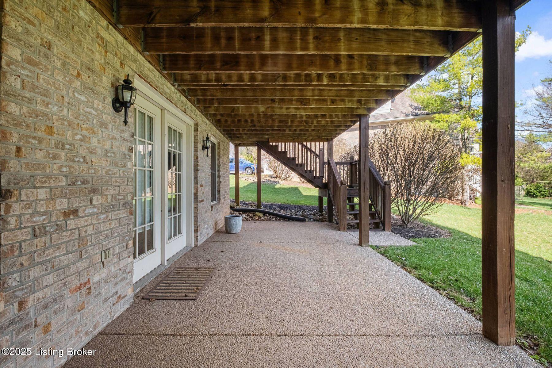 1203 Winding Creek Pl