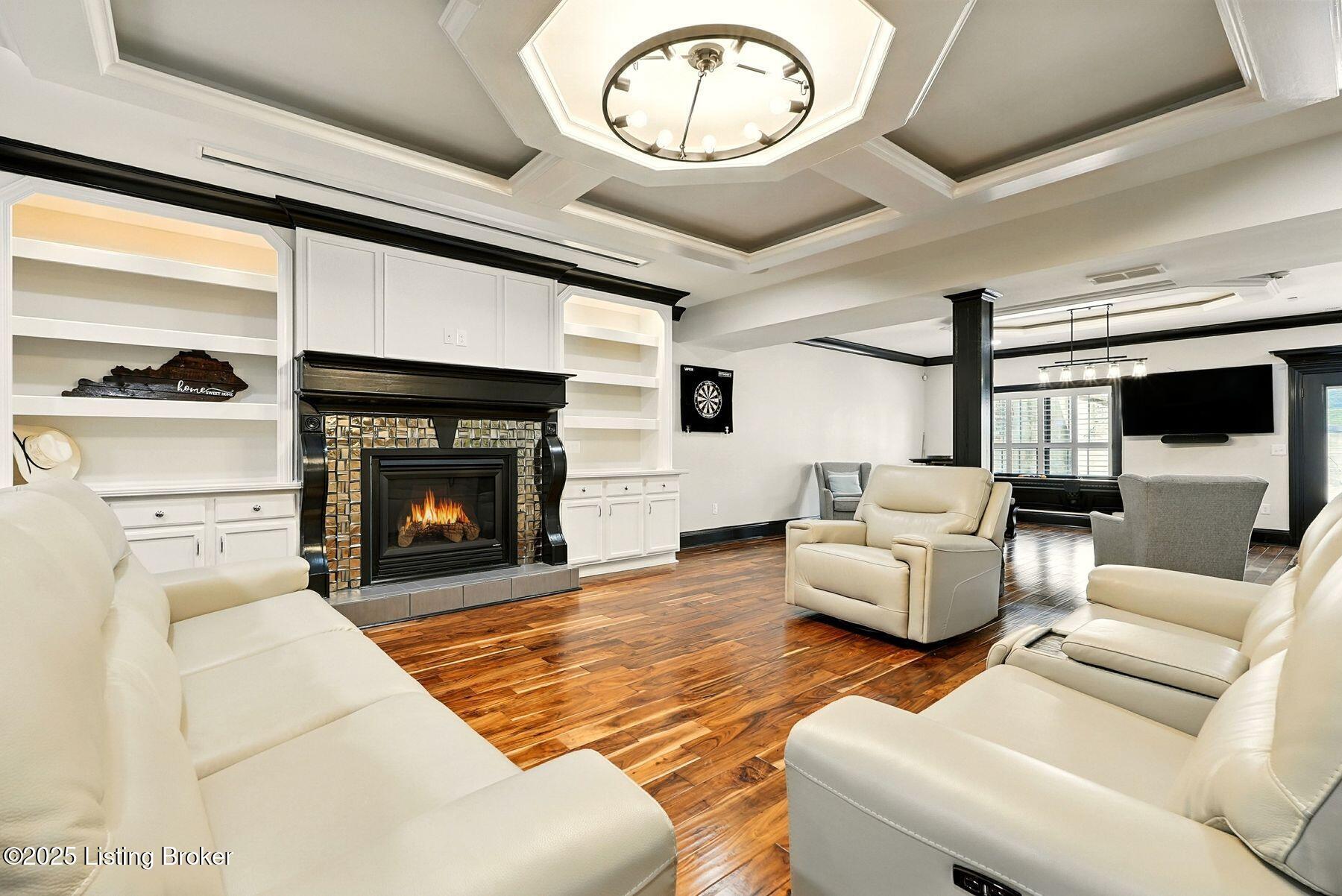 1058 Majestic Oaks Way