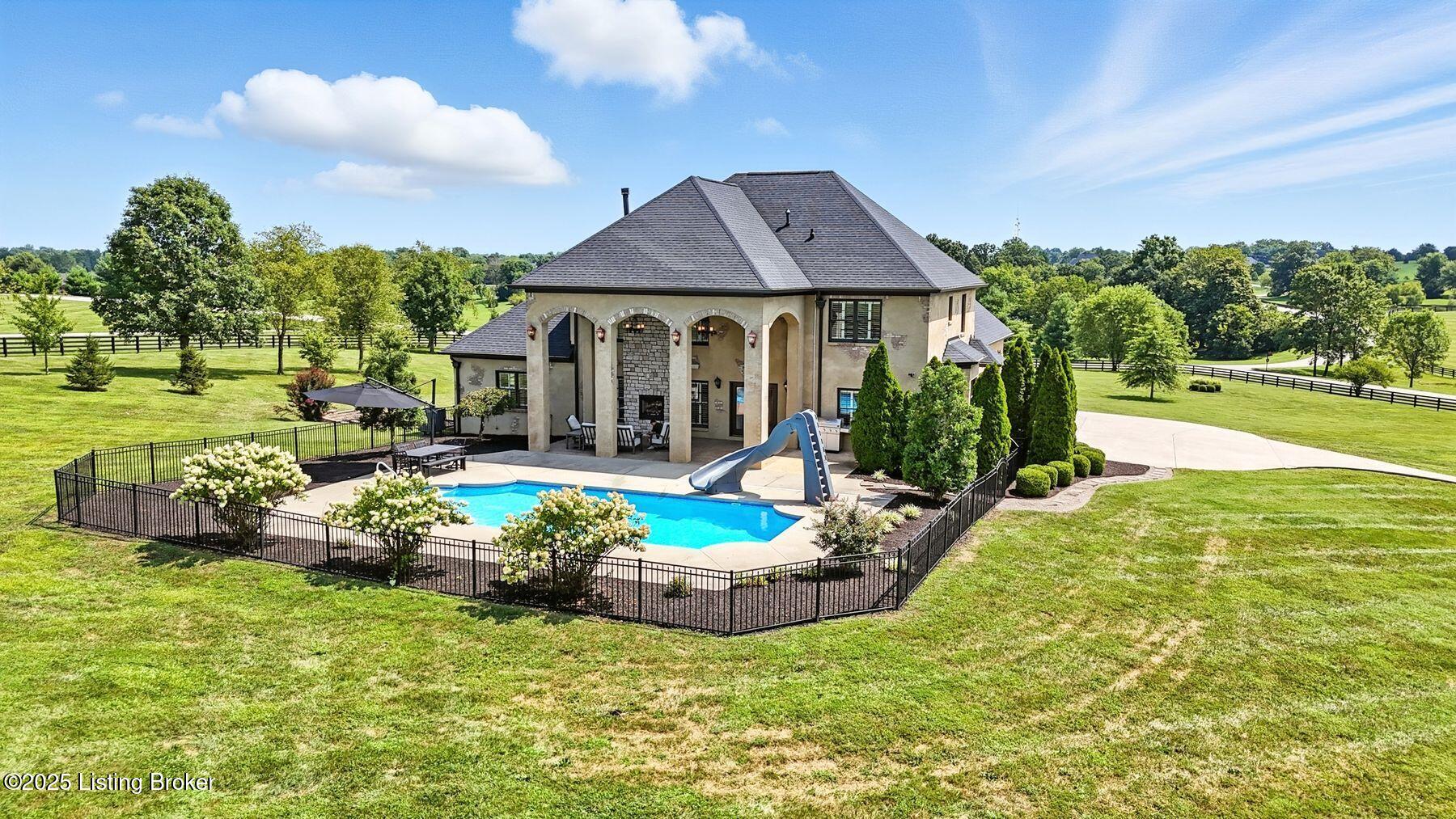1058 Majestic Oaks Way