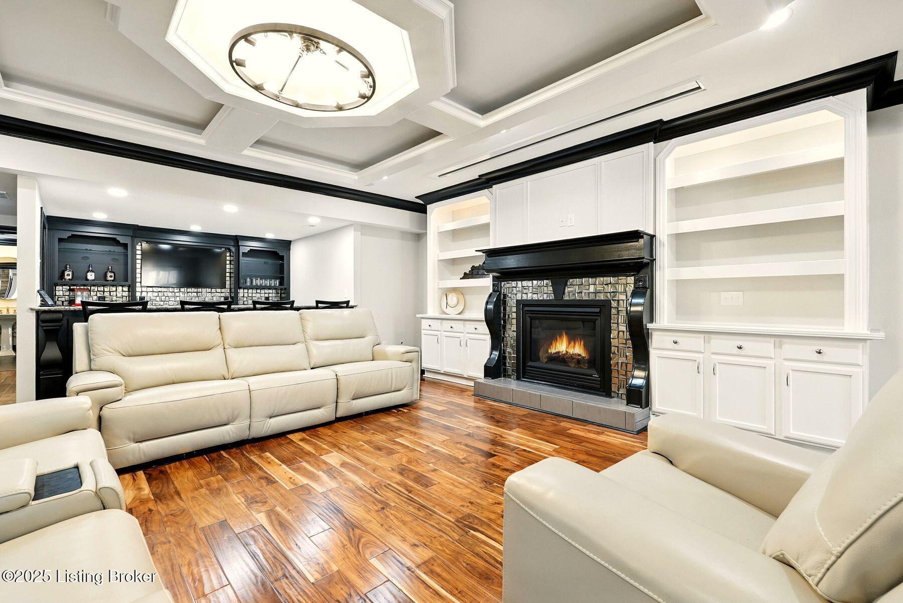 1058 Majestic Oaks Way