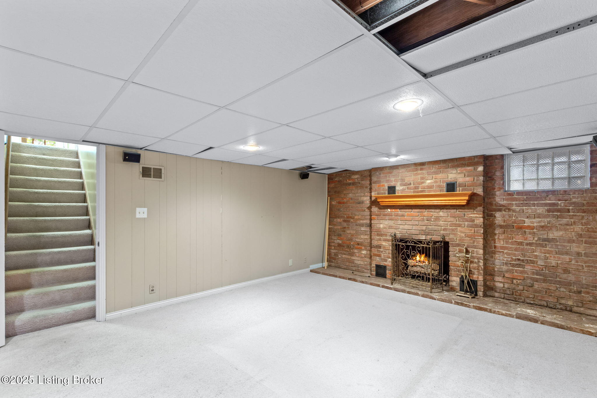 10218 Woodknoll Rd