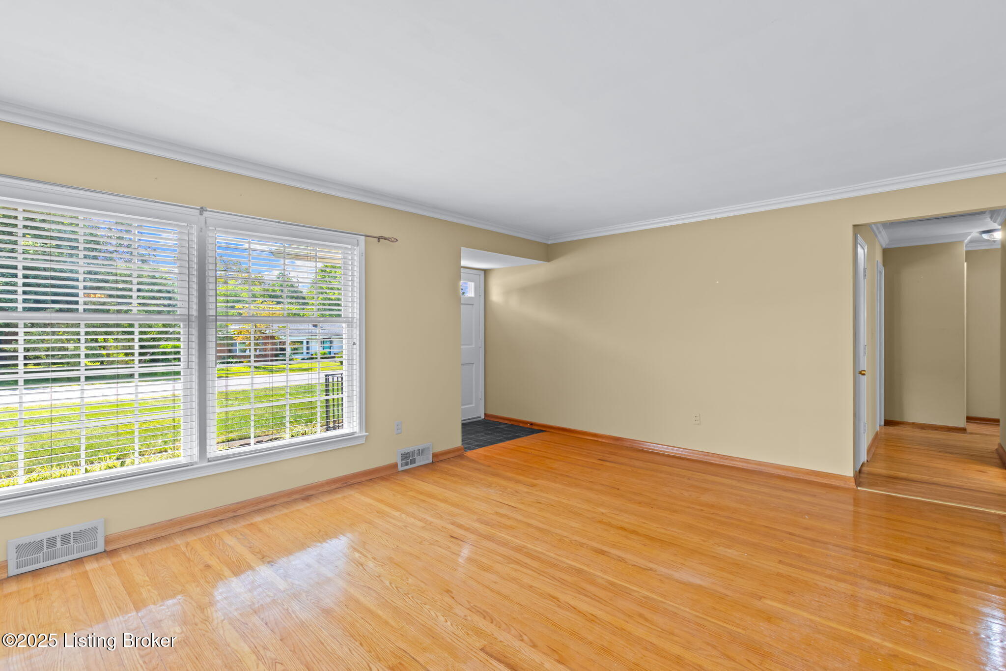 10218 Woodknoll Rd