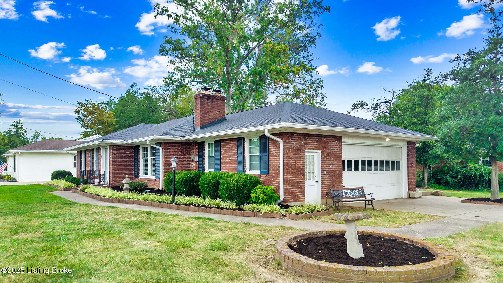 10218 Woodknoll Rd