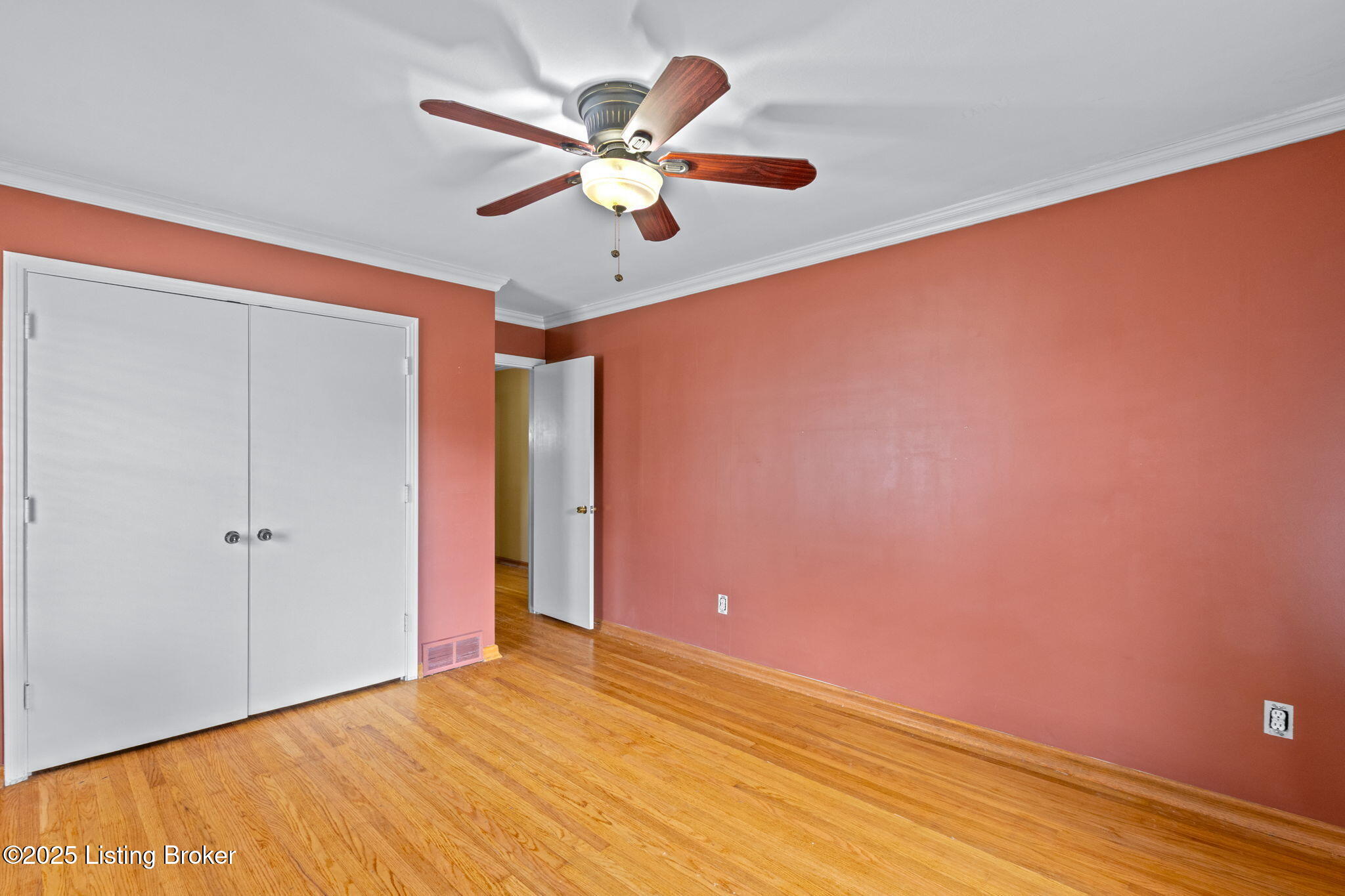 10218 Woodknoll Rd