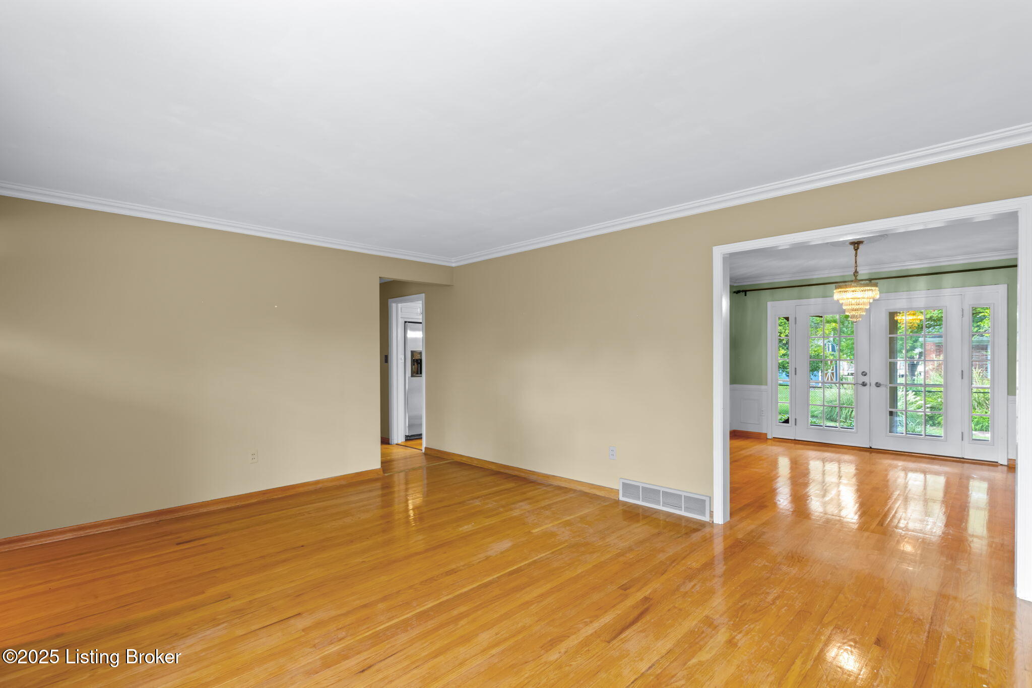 10218 Woodknoll Rd