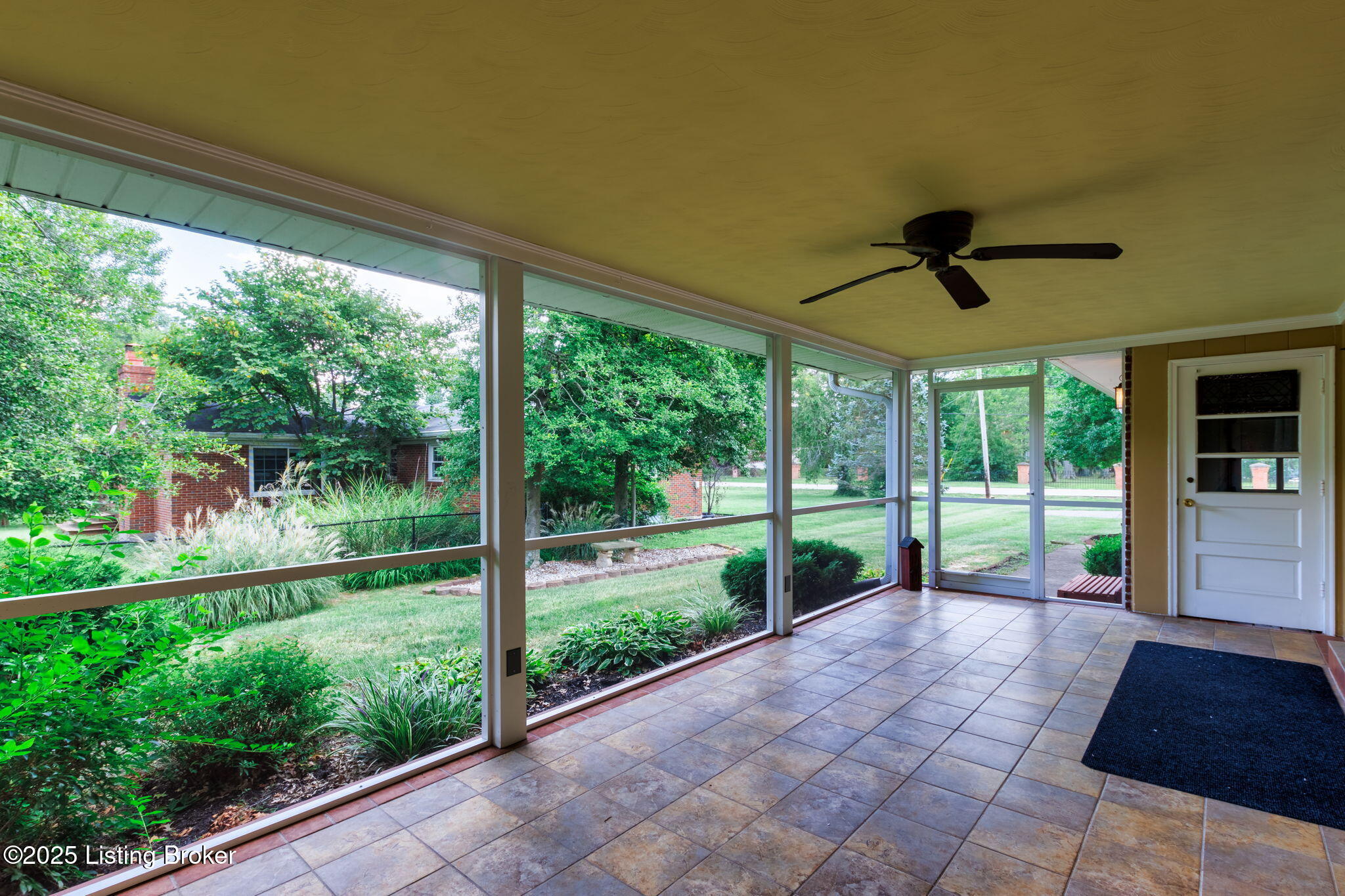 10218 Woodknoll Rd