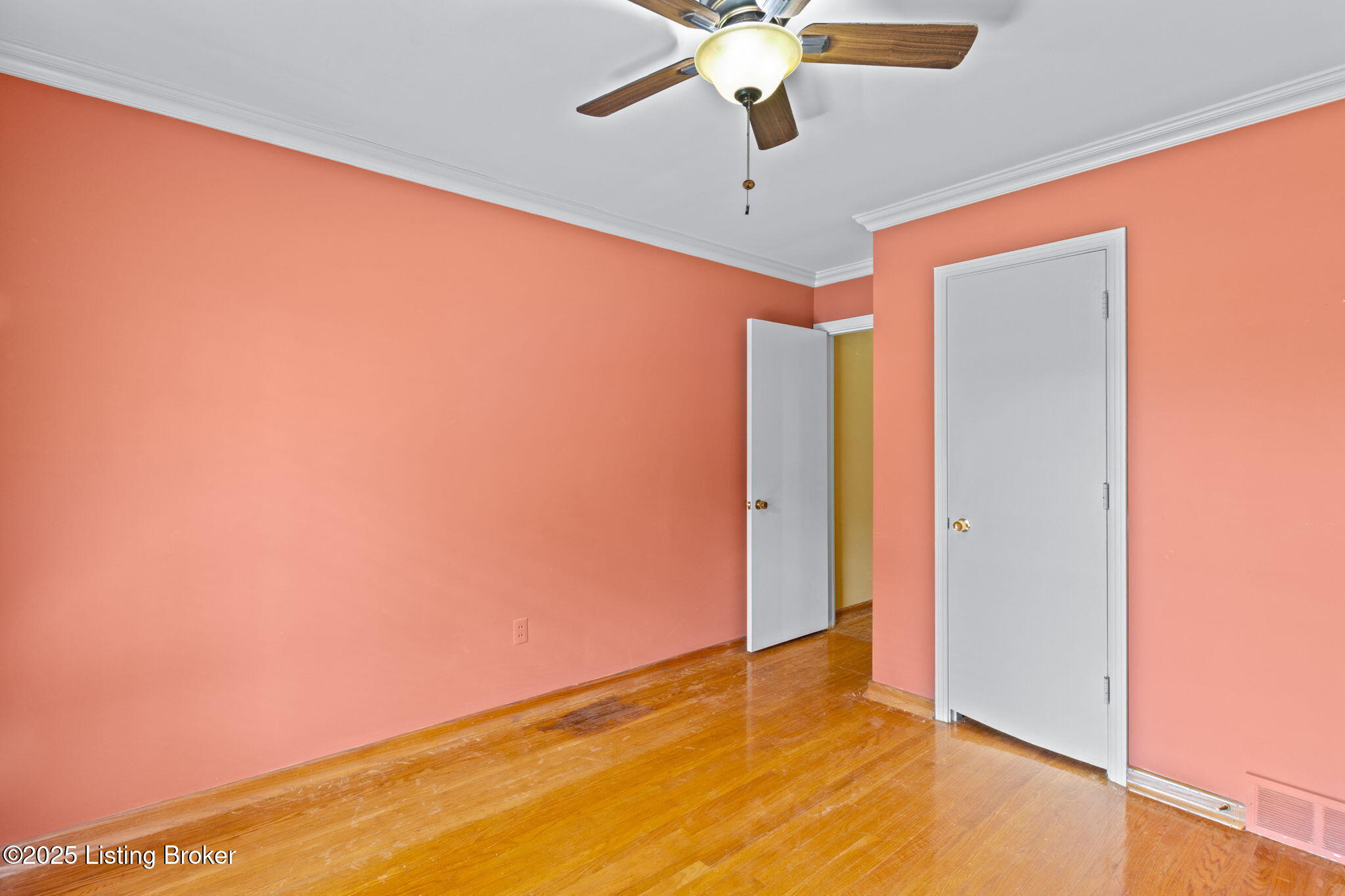 10218 Woodknoll Rd