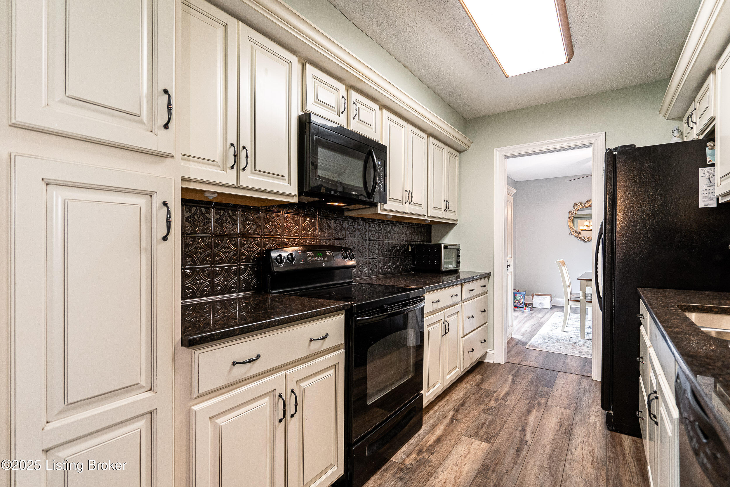 13219 Settlers Point Trail