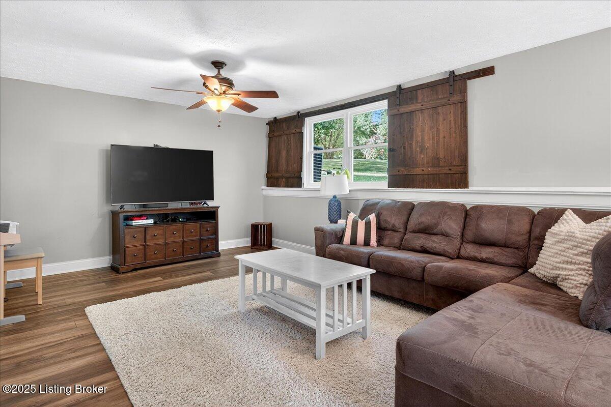 13219 Settlers Point Trail