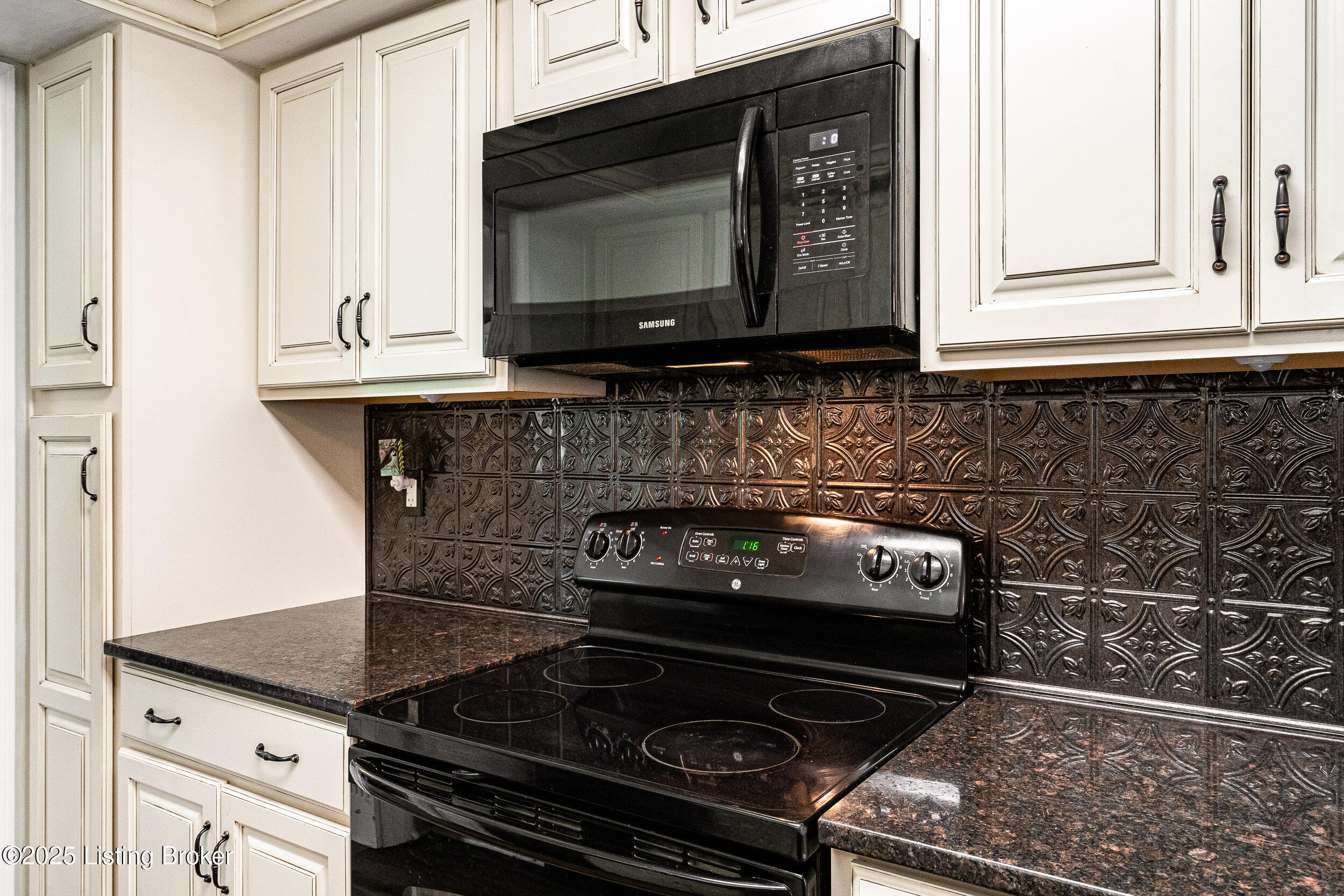 13219 Settlers Point Trail