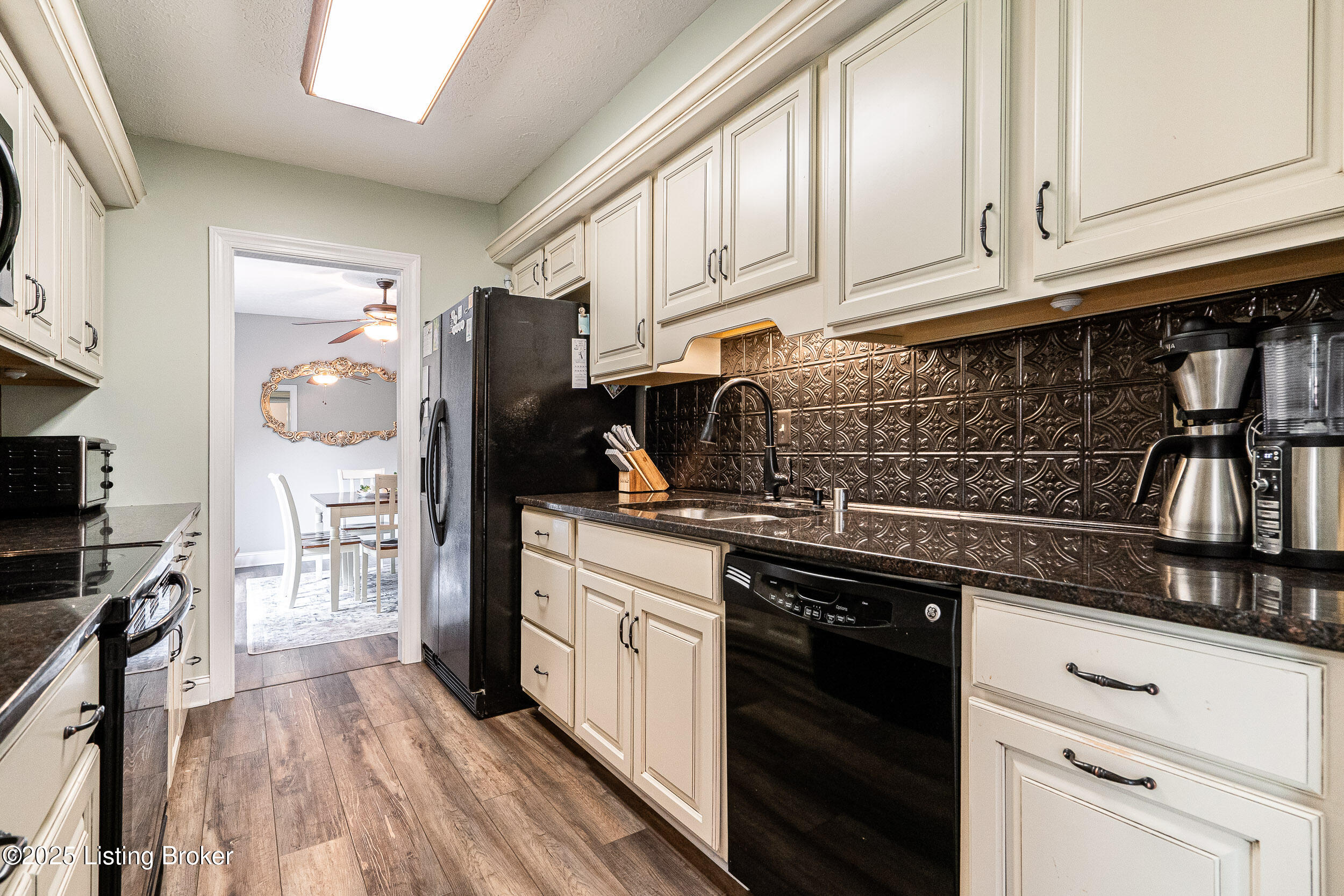 13219 Settlers Point Trail