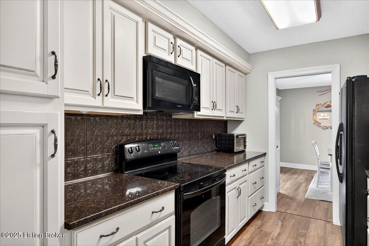 13219 Settlers Point Trail