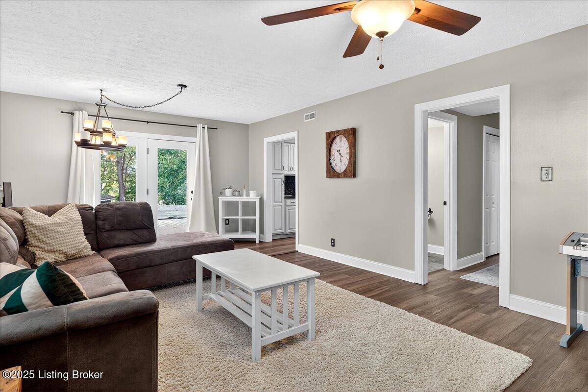 13219 Settlers Point Trail