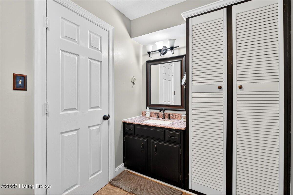 13219 Settlers Point Trail