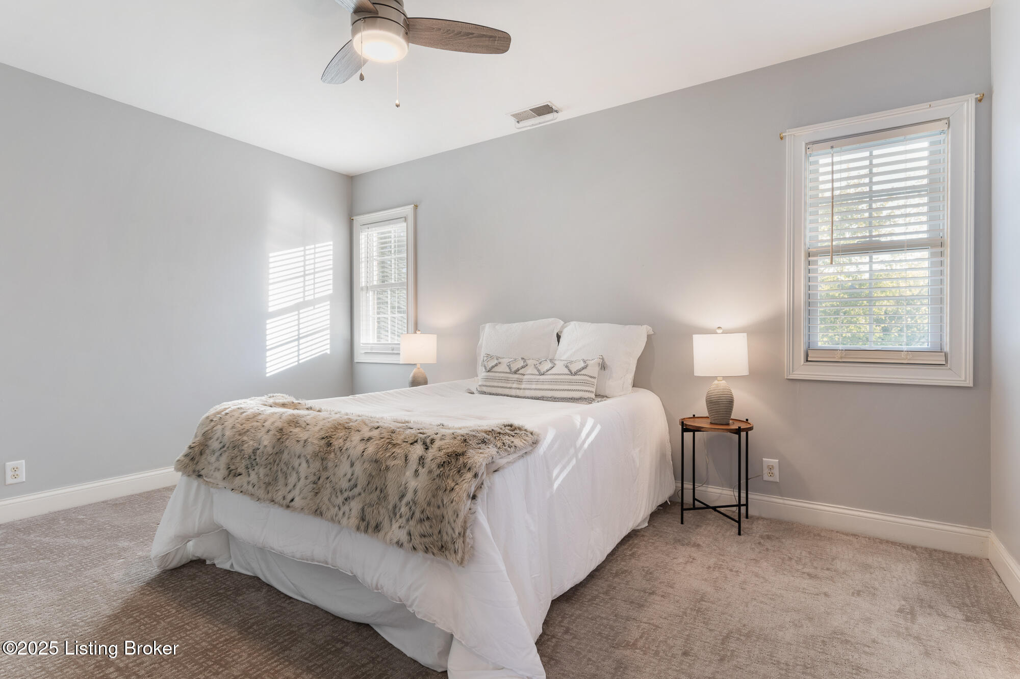 909 Woodland Heights Dr