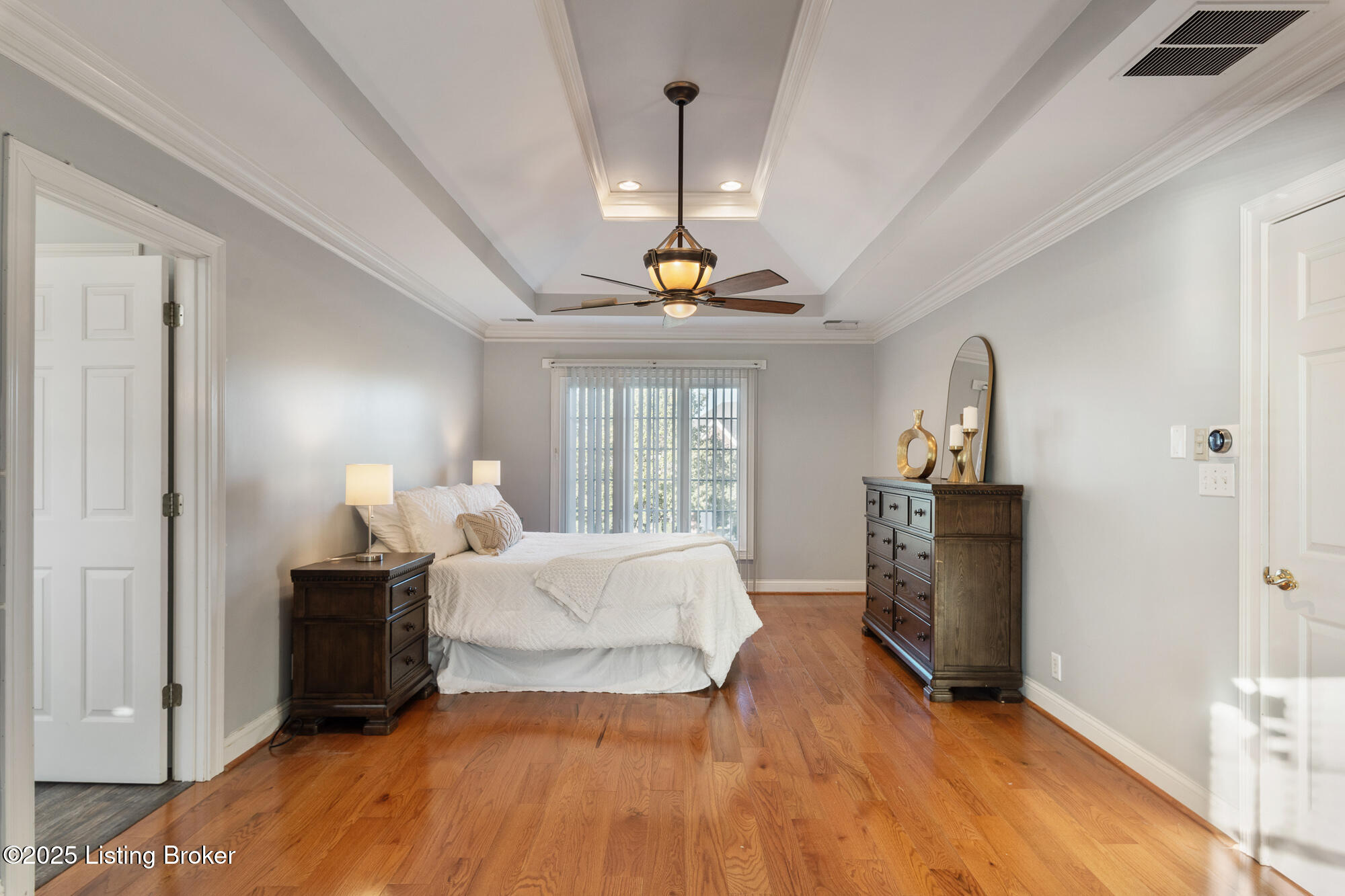 909 Woodland Heights Dr