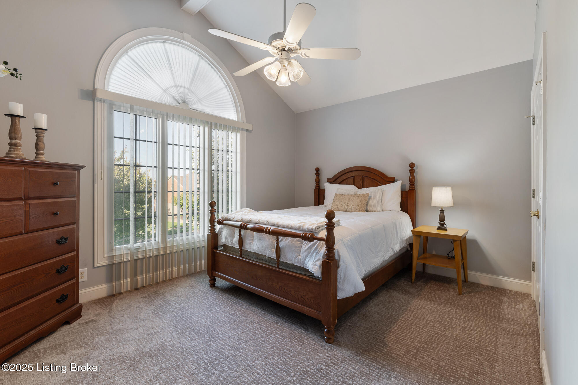 909 Woodland Heights Dr