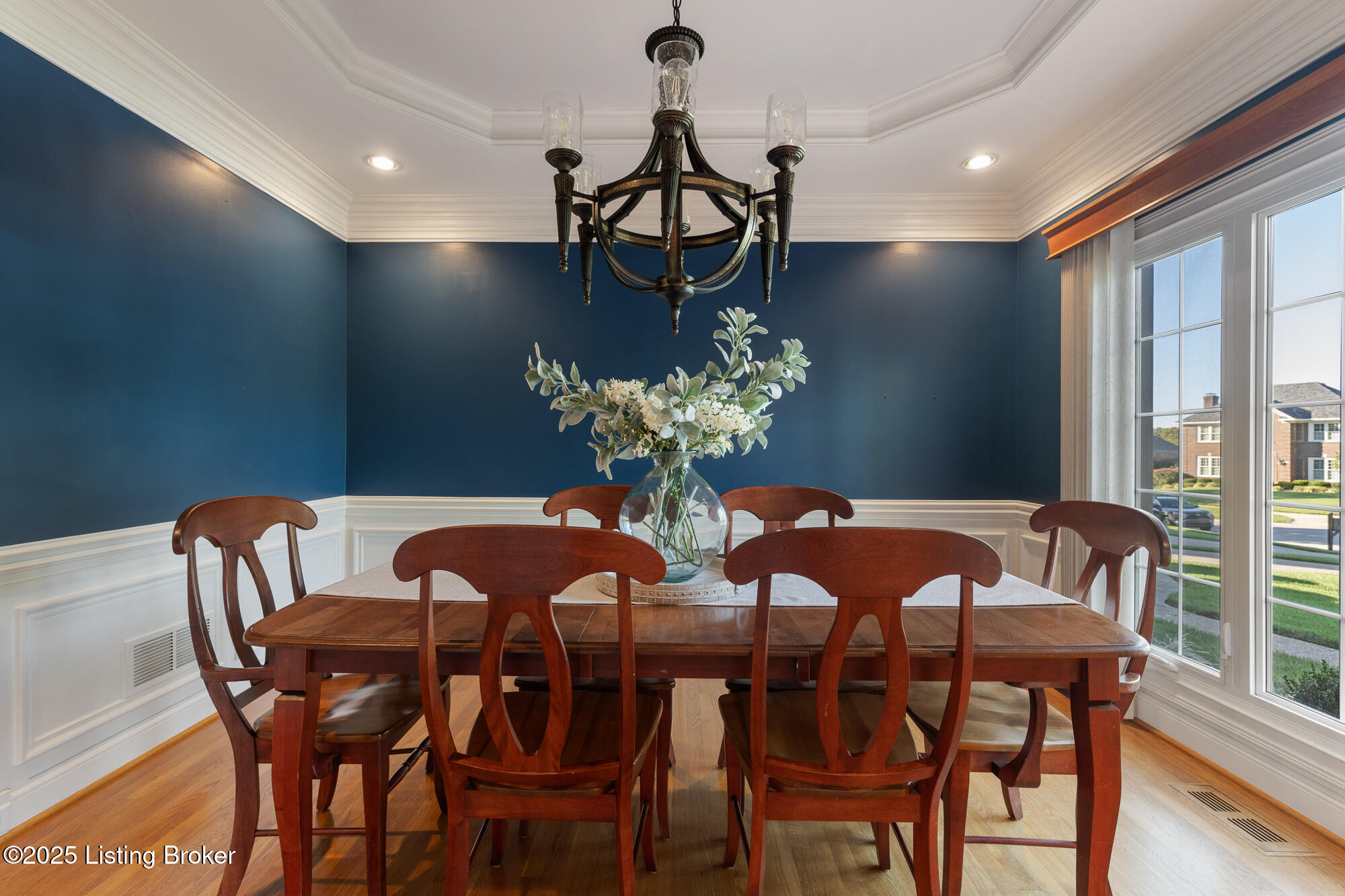 909 Woodland Heights Dr