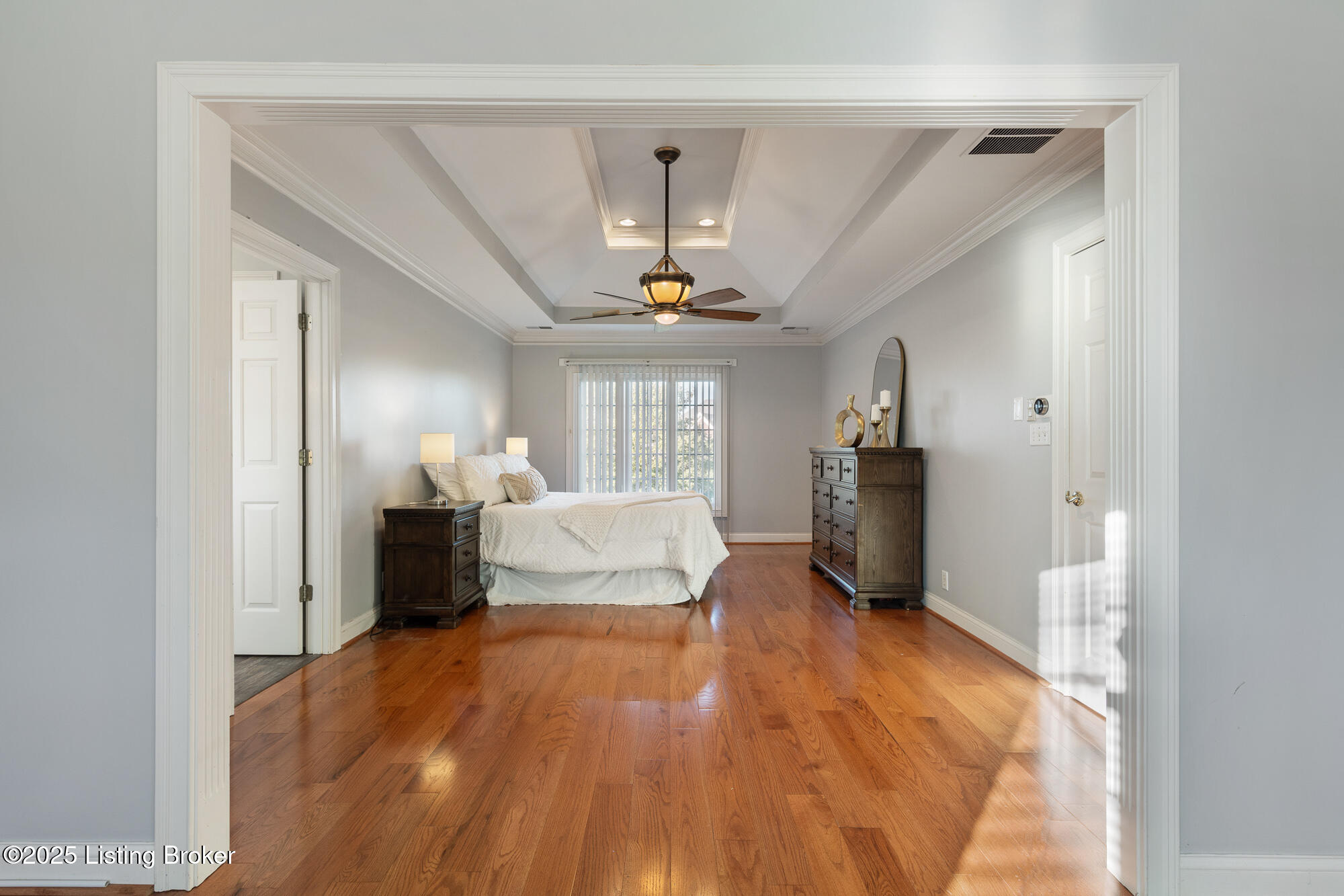 909 Woodland Heights Dr