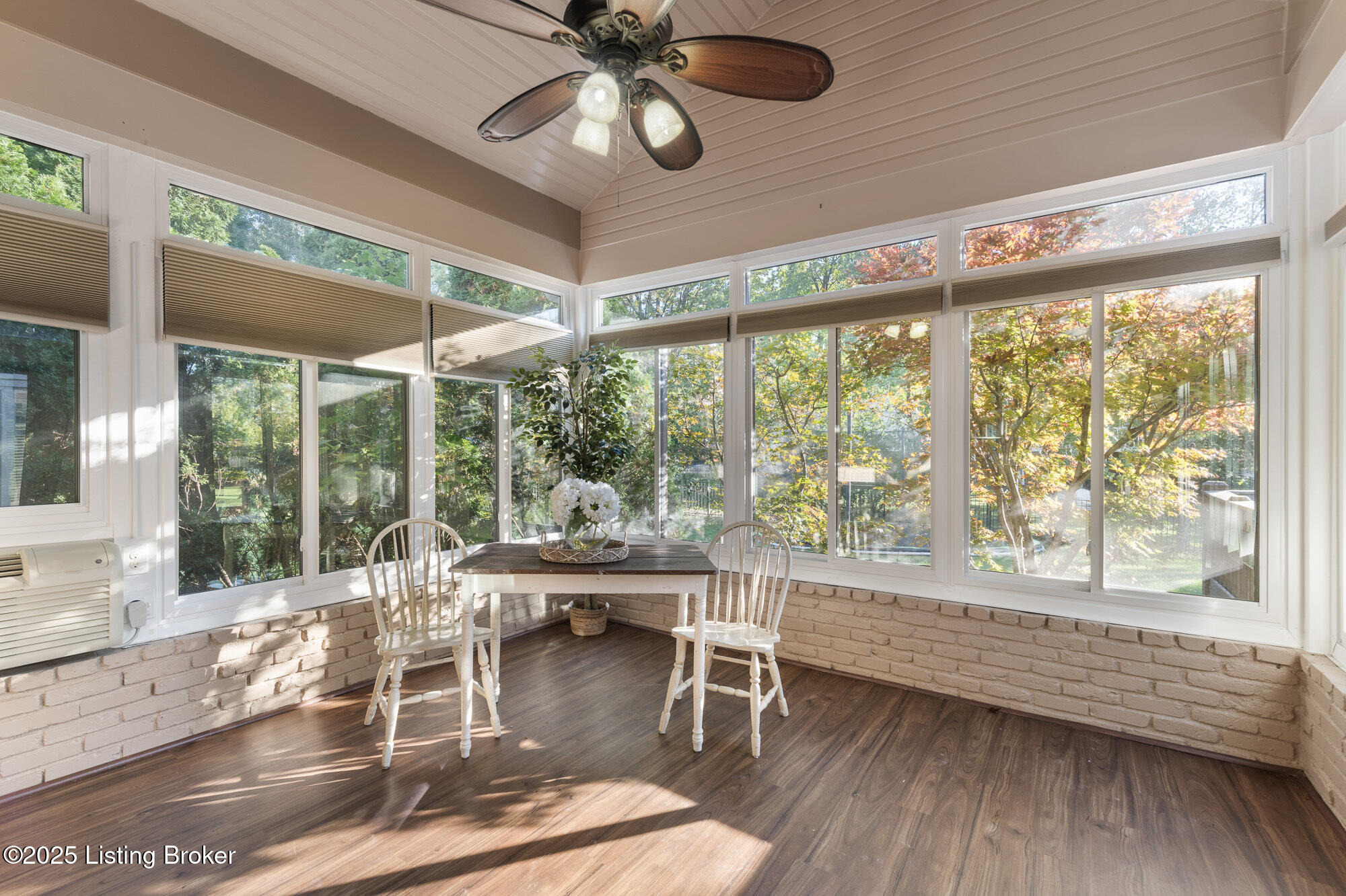 909 Woodland Heights Dr