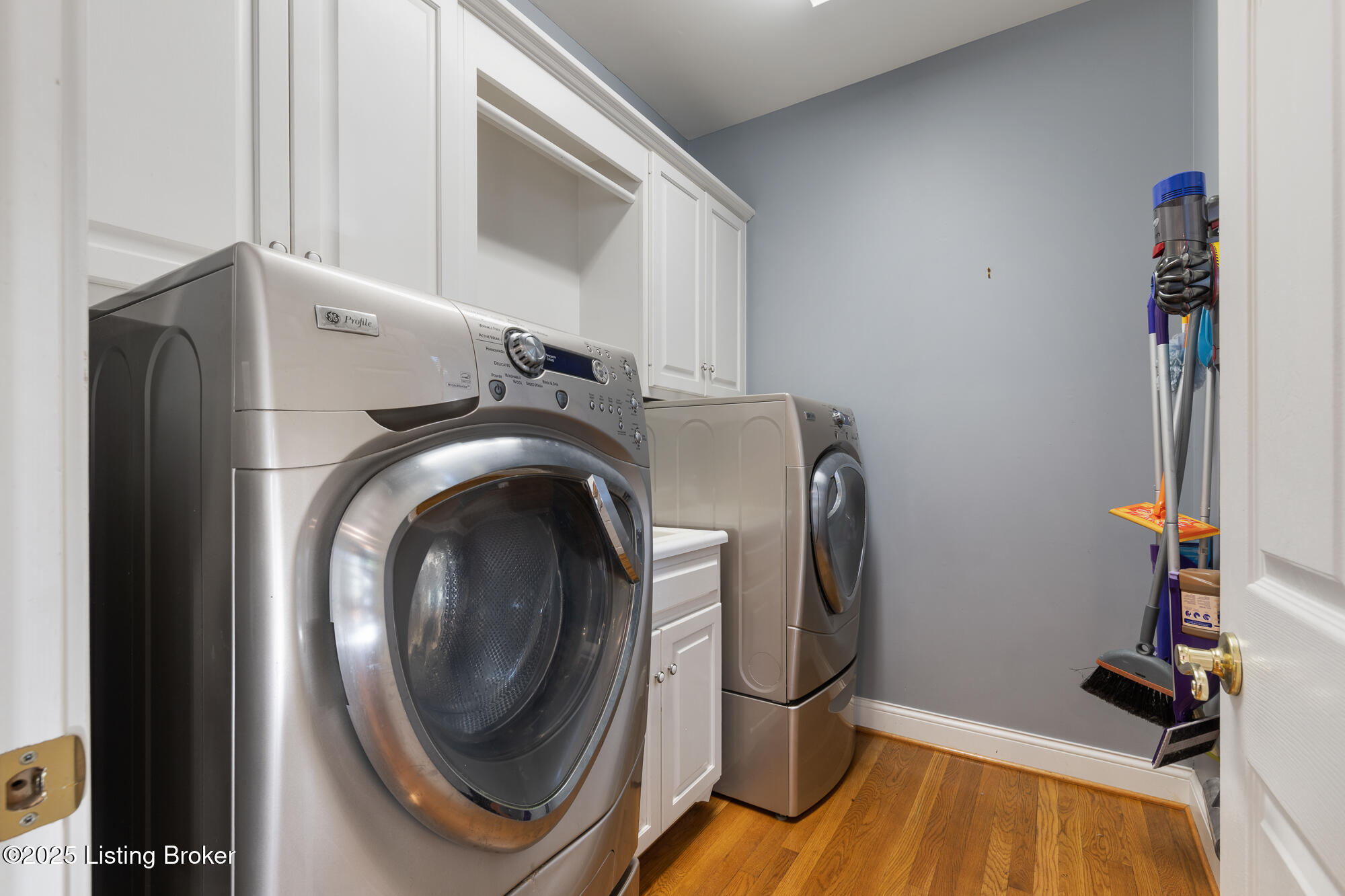 909 Woodland Heights Dr