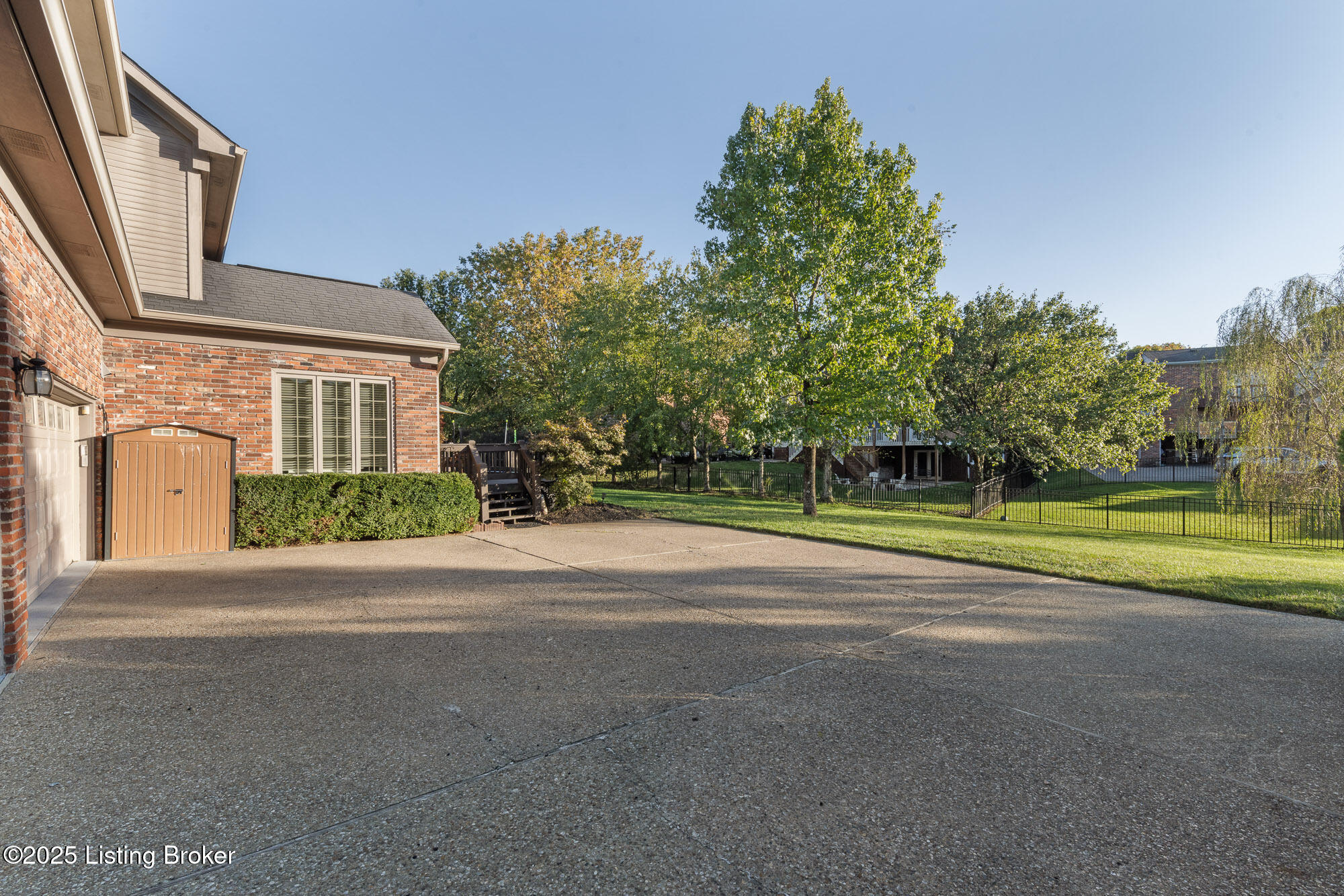 909 Woodland Heights Dr