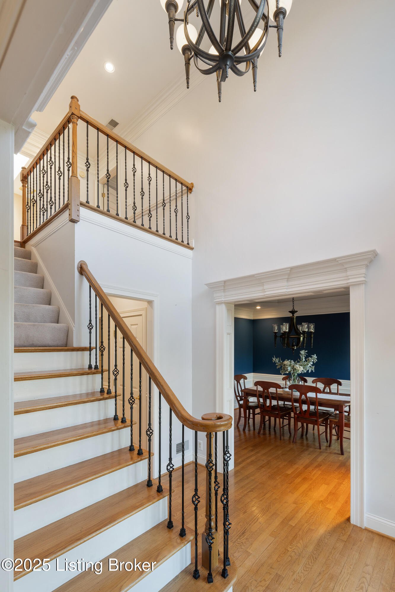 909 Woodland Heights Dr