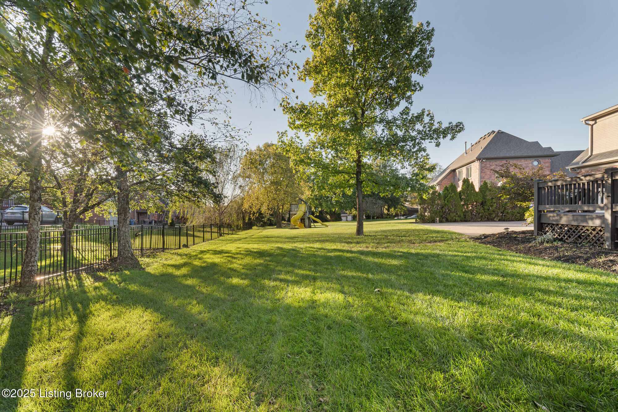 909 Woodland Heights Dr