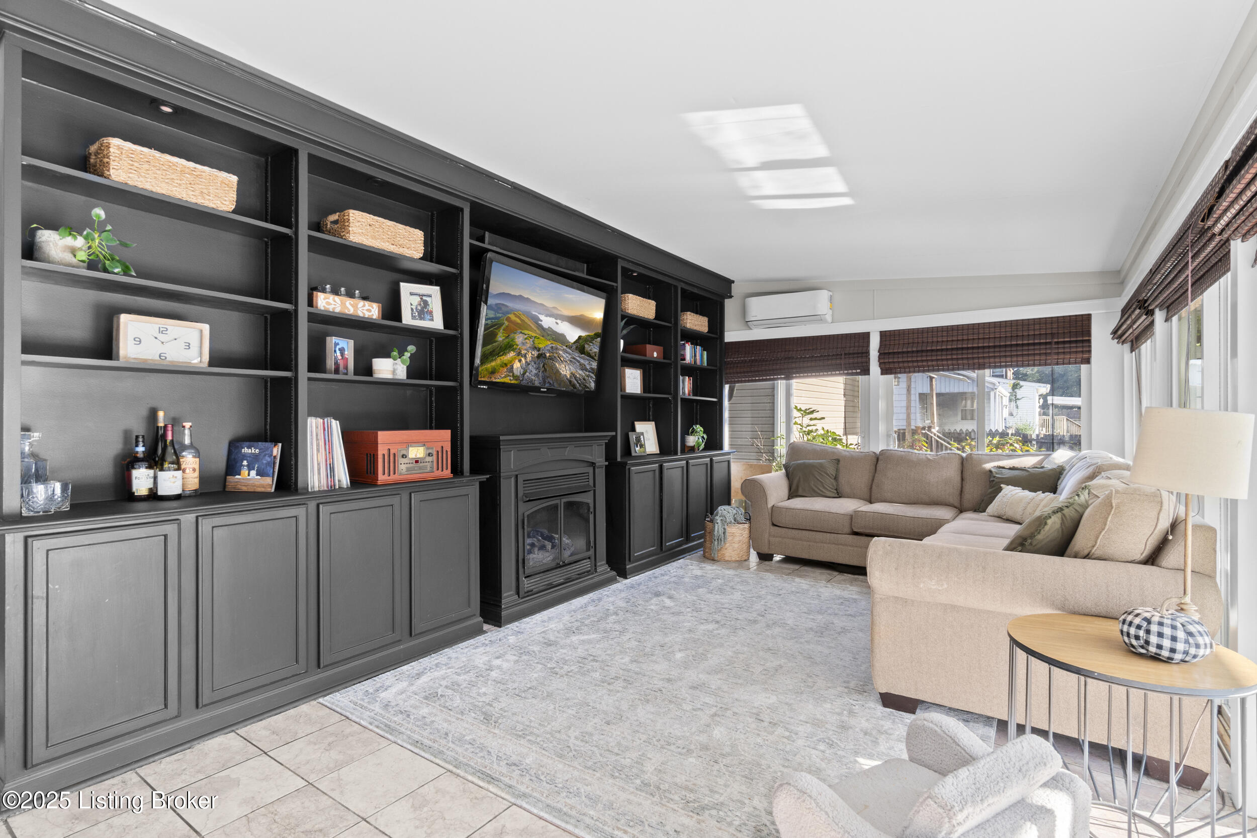 1304 Lydia St