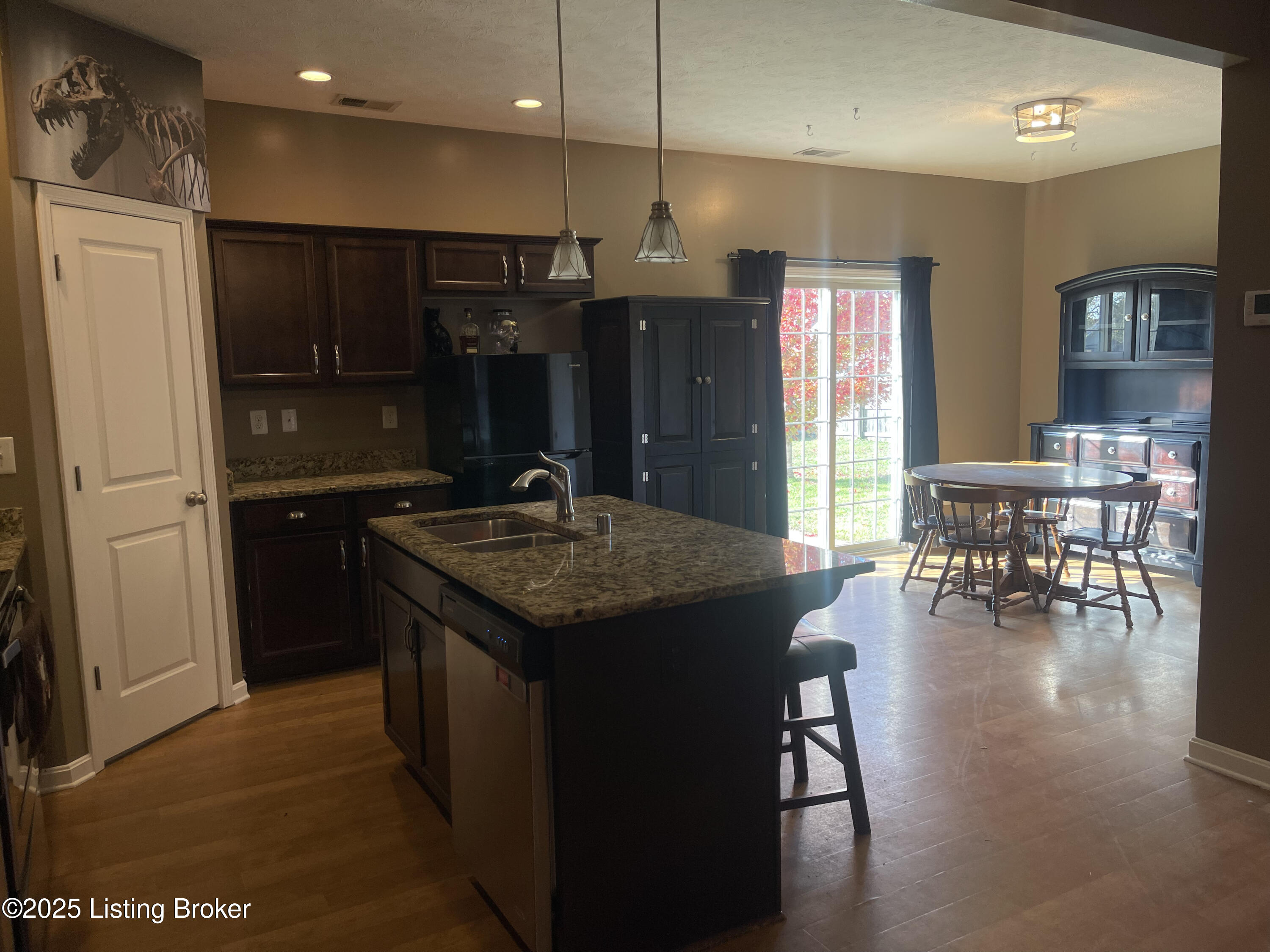 291 Golden Wing Rd