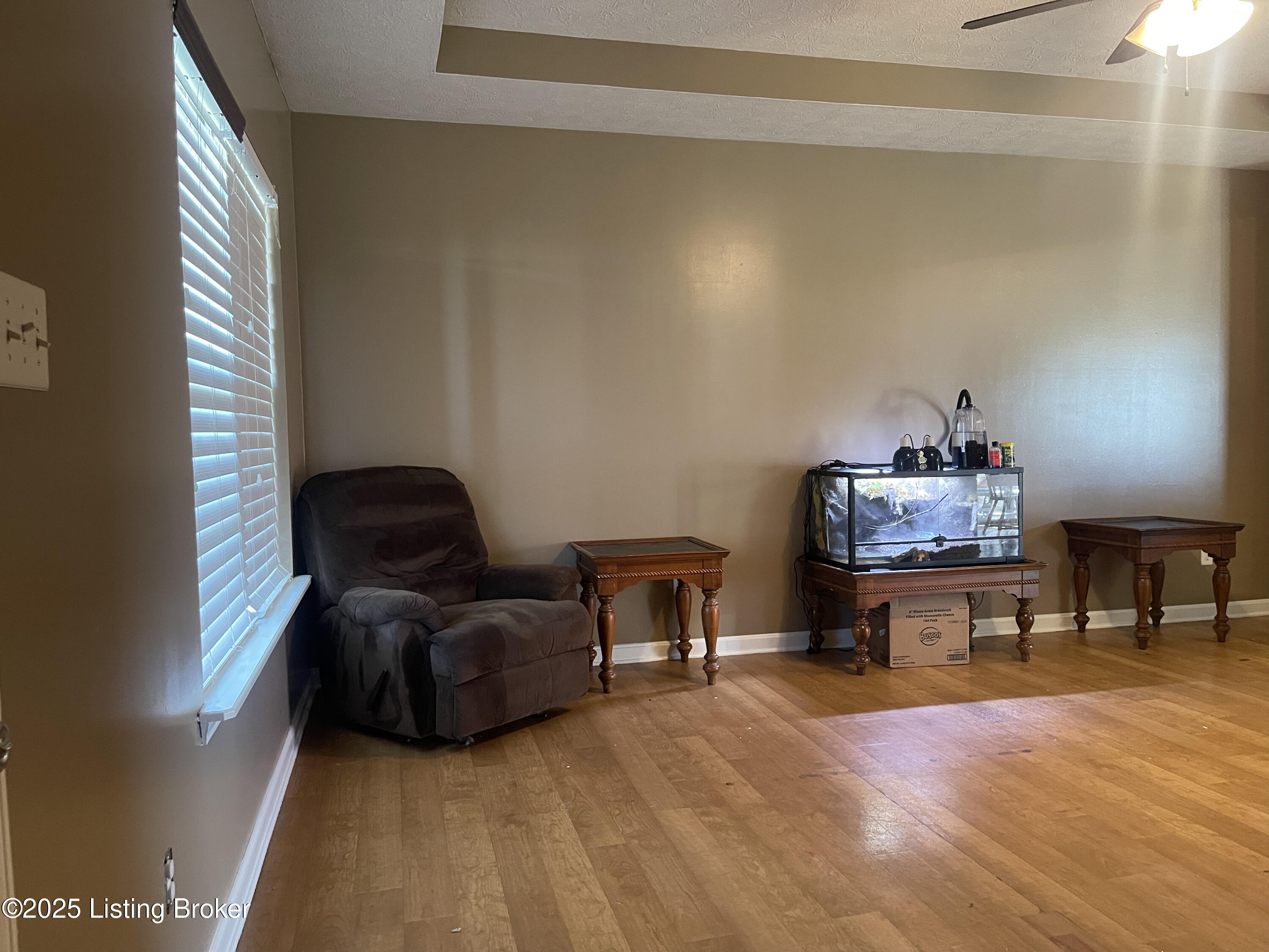 291 Golden Wing Rd