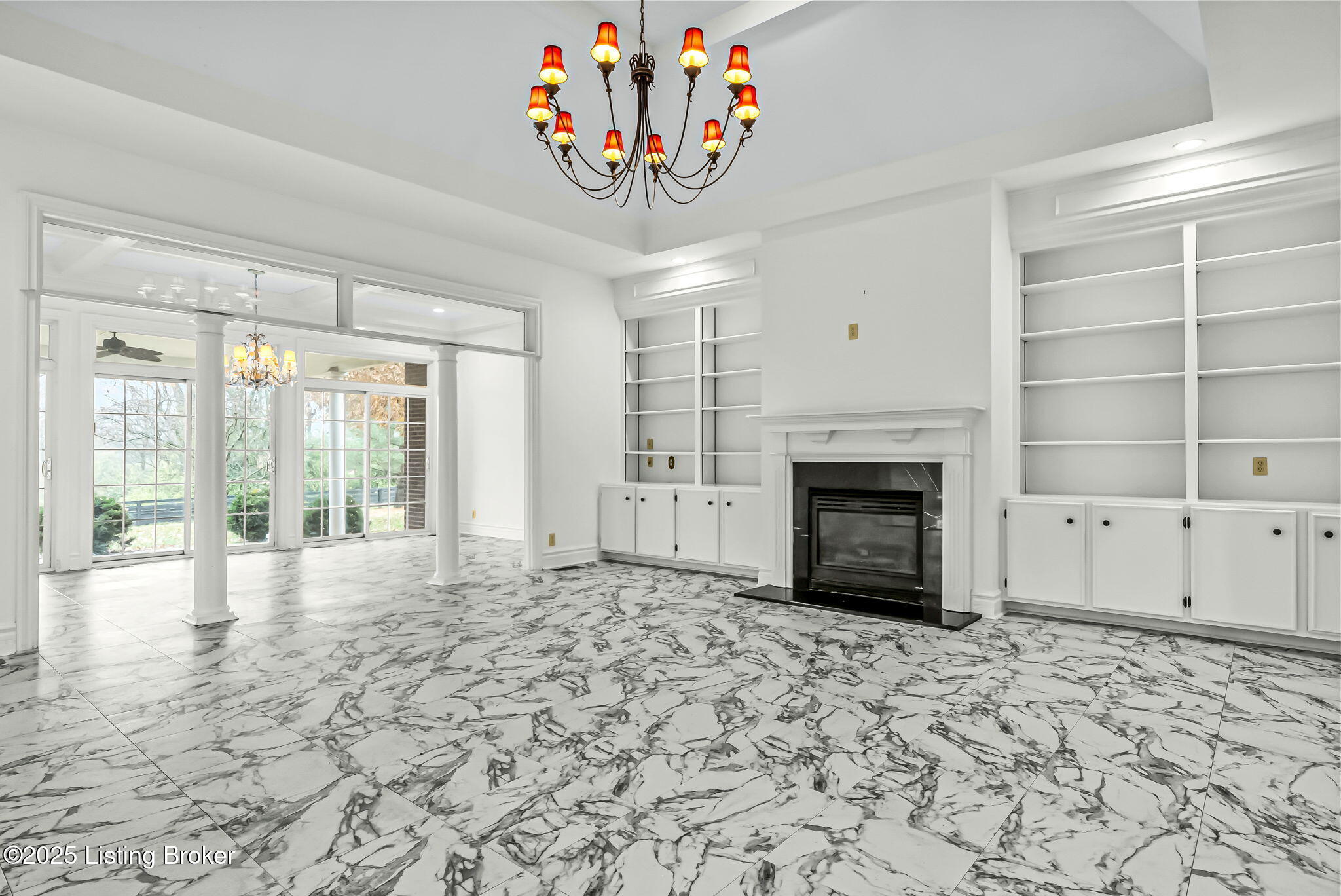 1004 Majestic Oaks Way