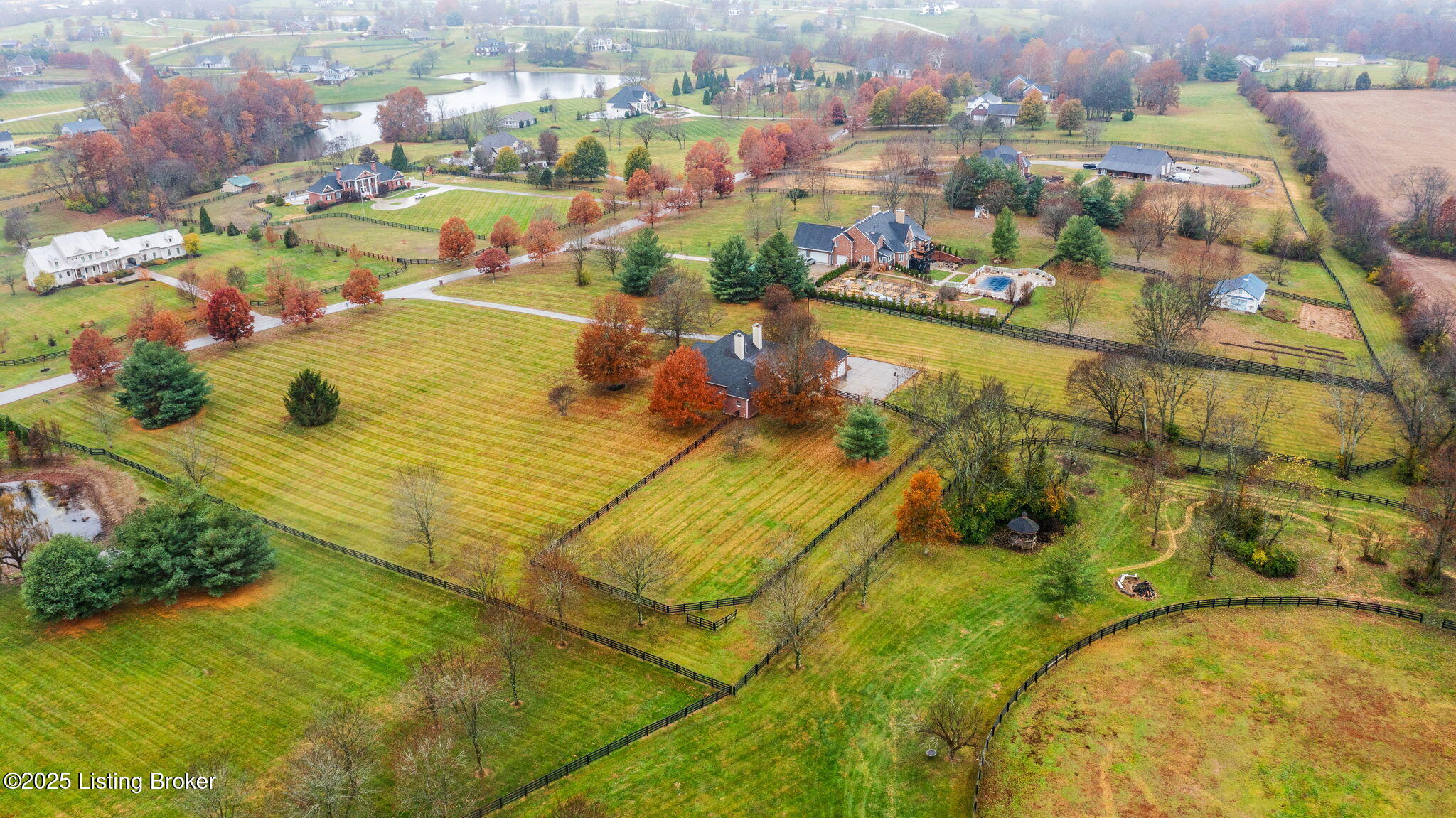 1004 Majestic Oaks Way