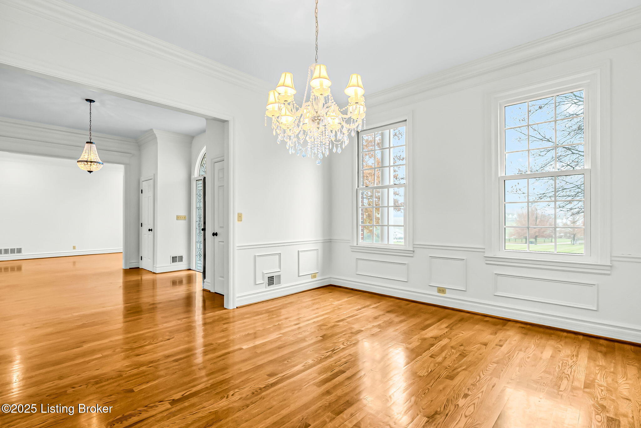 1004 Majestic Oaks Way