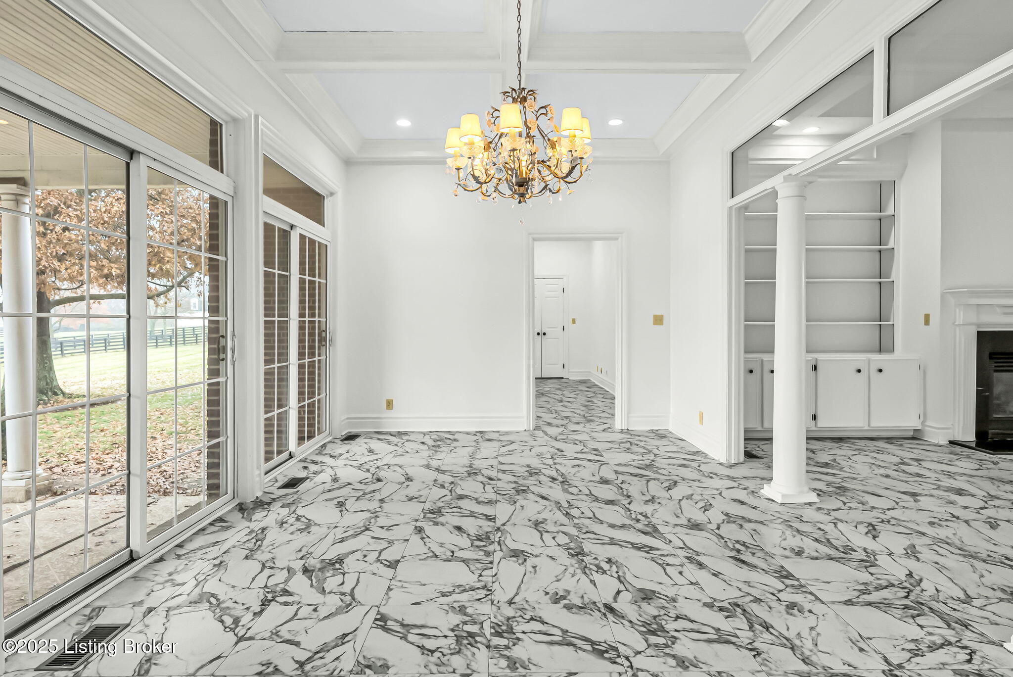 1004 Majestic Oaks Way