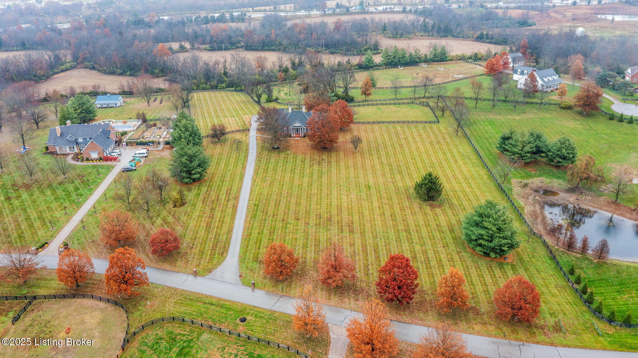 1004 Majestic Oaks Way