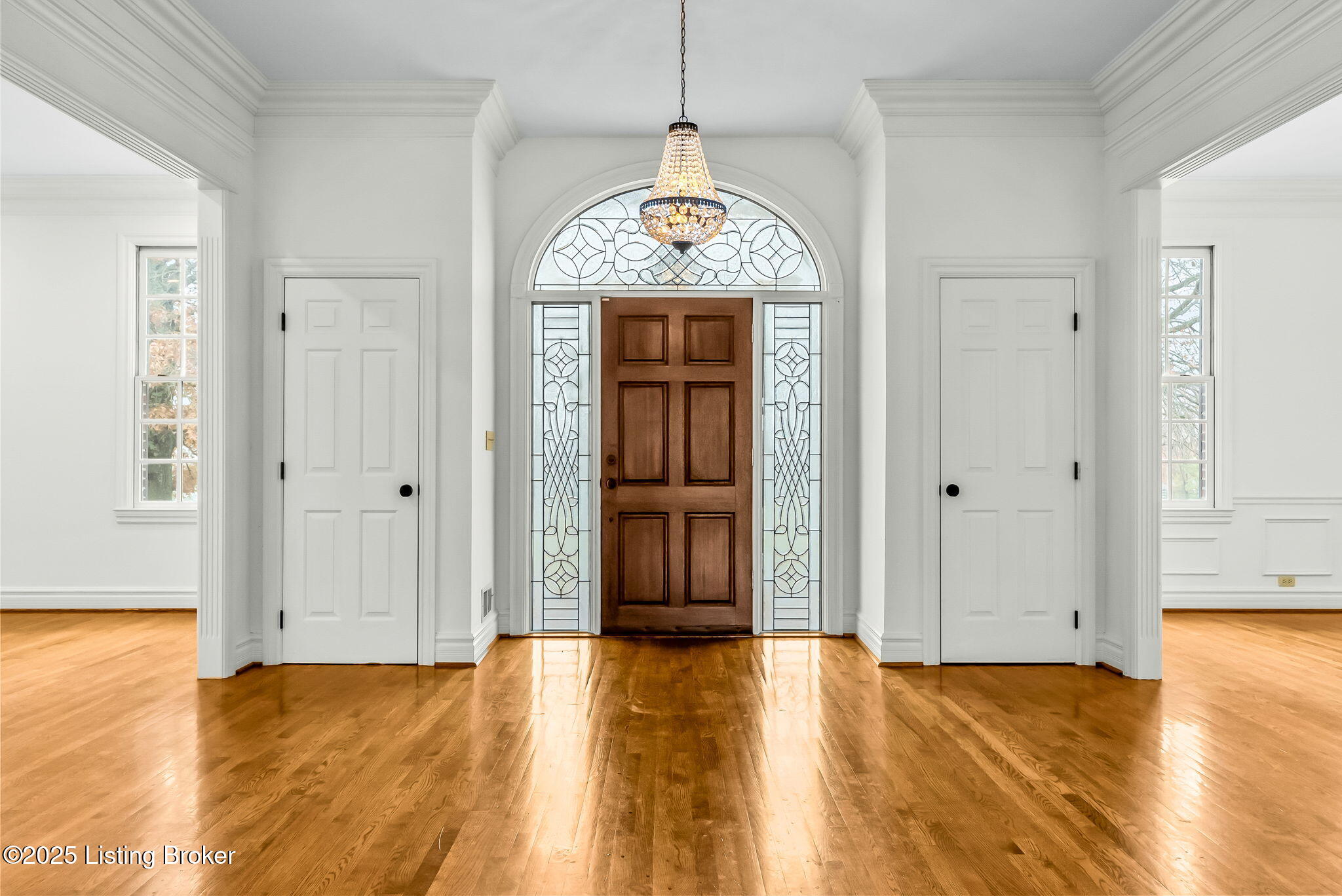 1004 Majestic Oaks Way