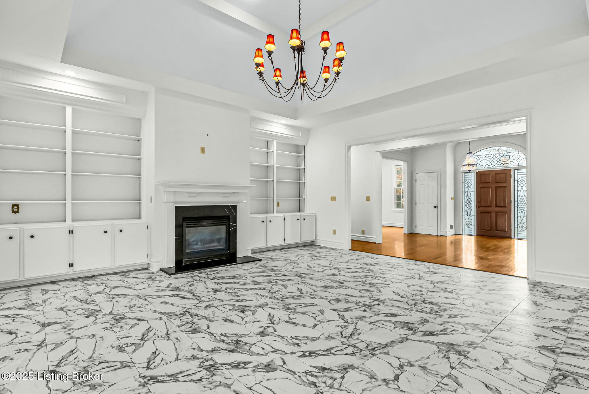 1004 Majestic Oaks Way